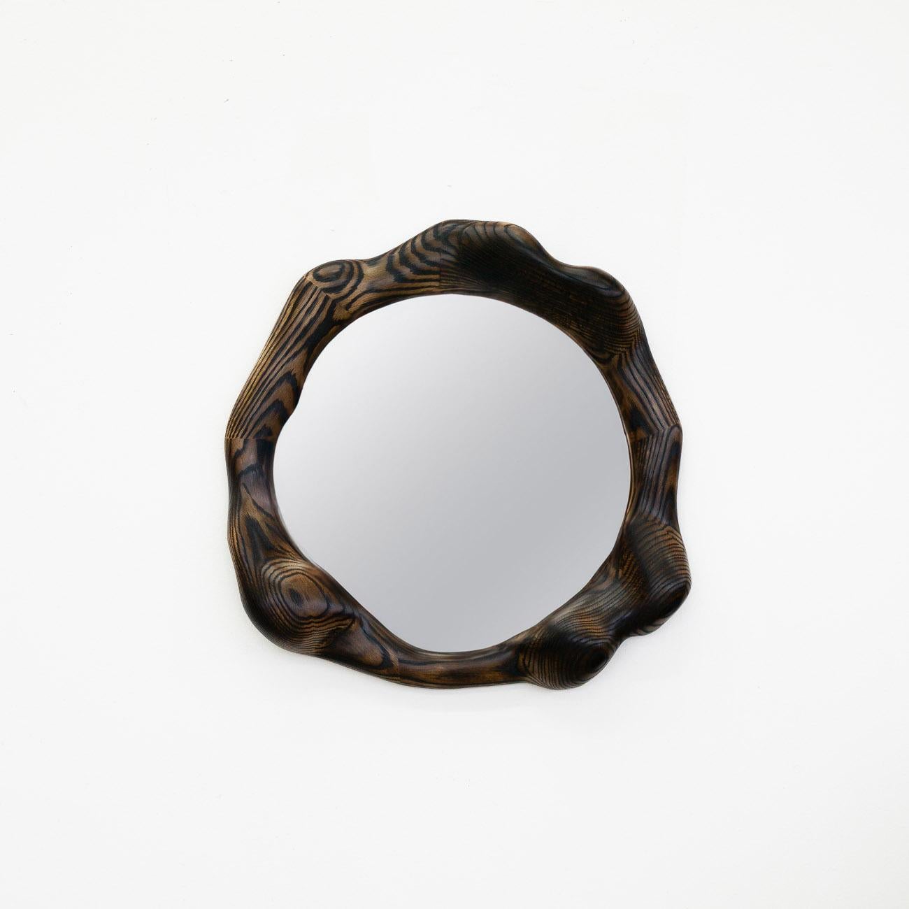 Skulpturaler welliger Spiegel aus gecharterter Eiche - Organisch geformter Wood Mirror (Deutsch) im Angebot
