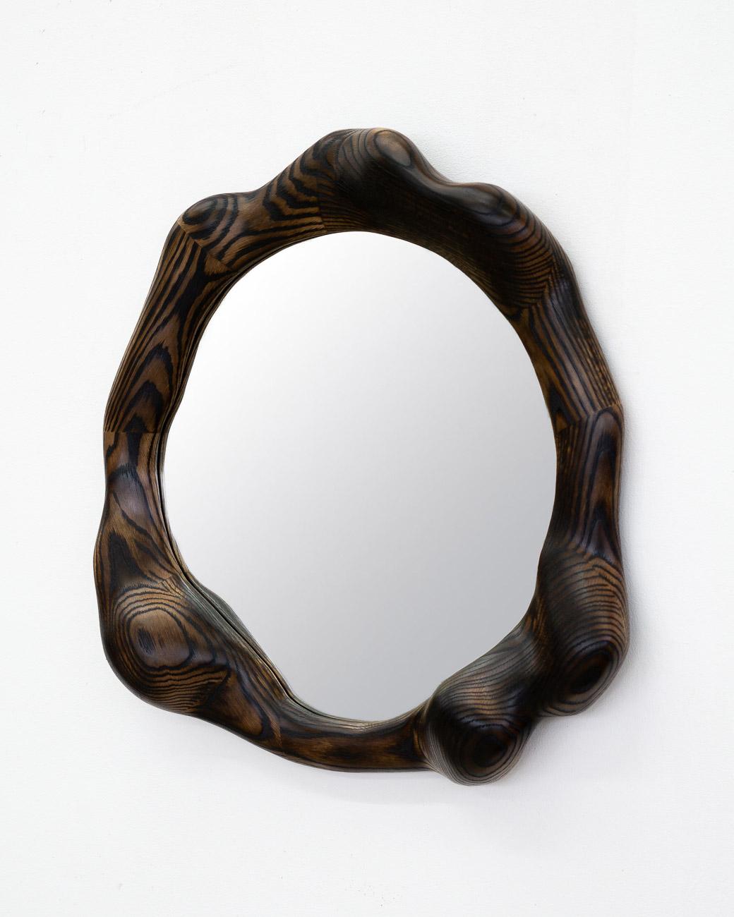 Skulpturaler welliger Spiegel aus gecharterter Eiche - Organisch geformter Wood Mirror (Holzarbeit) im Angebot