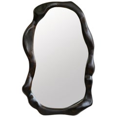 Skulpturaler Spiegel in verkohlter Eiche - Wavy Mirror