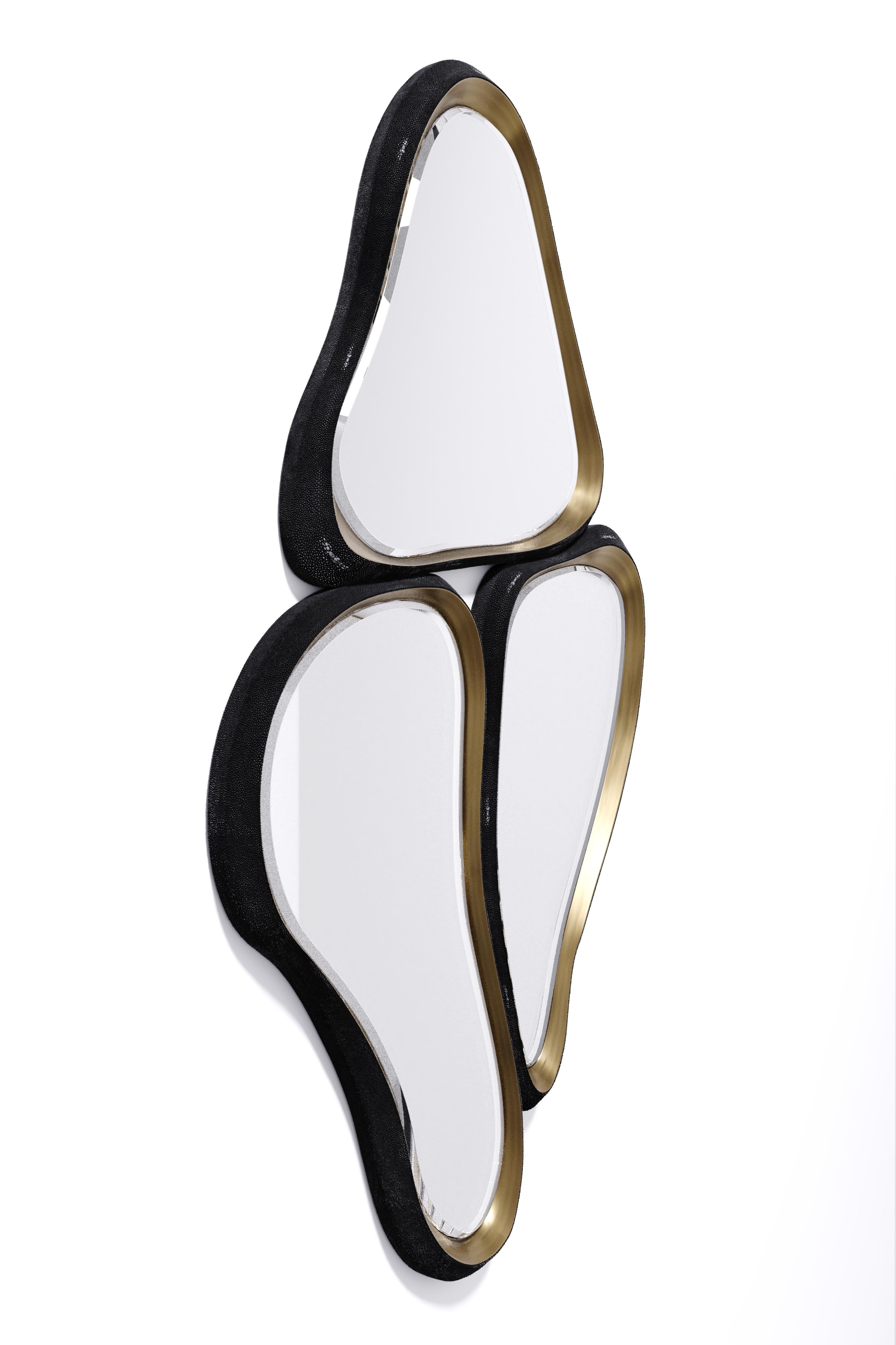 Sculptural Mirror in Cream Shagreen and Bronze-Patina Brass by Kifu Paris For Sale 3