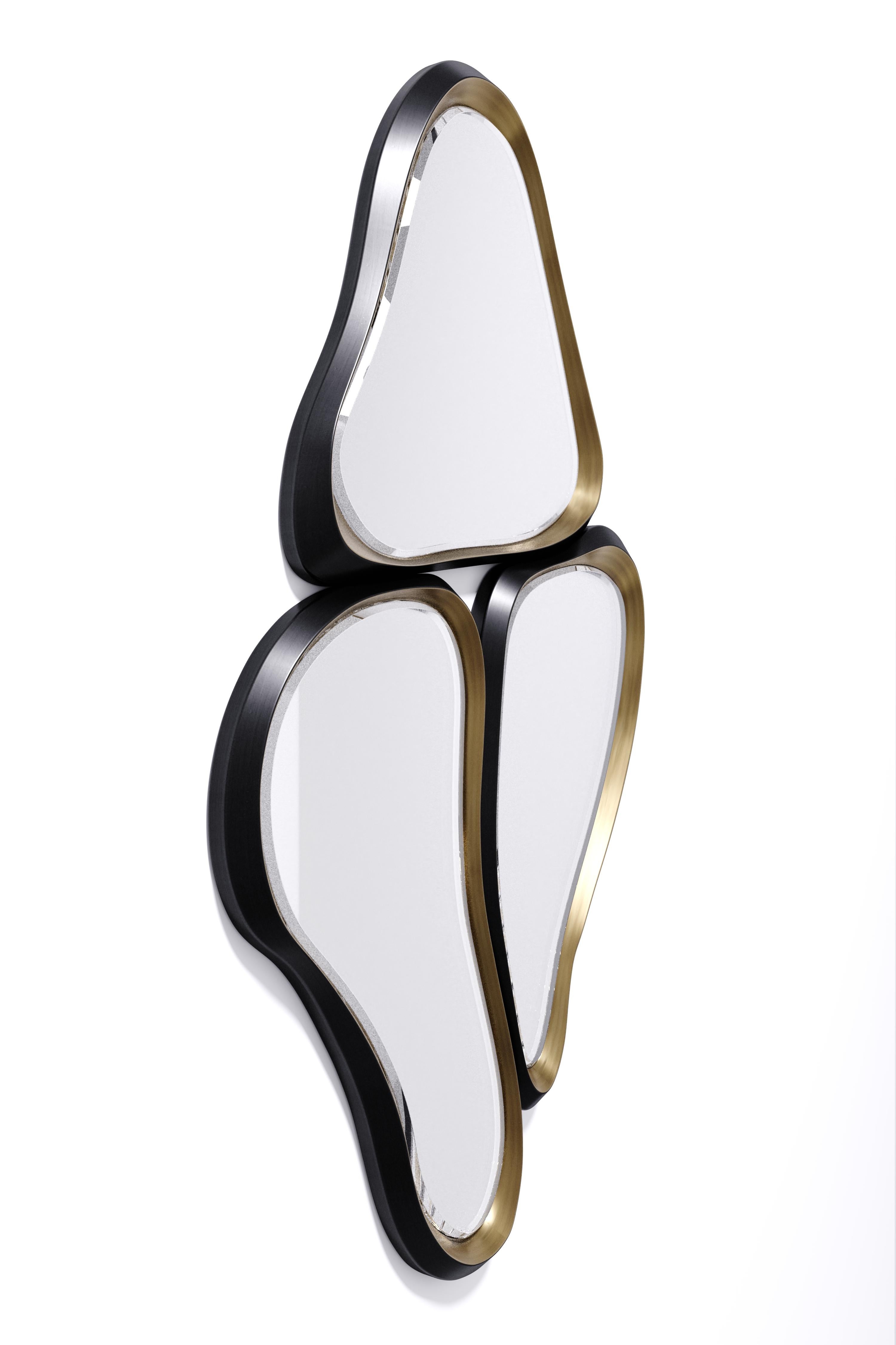Specchio scultoreo in zigrino crema e ottone patinato di Kifu Paris in vendita 4