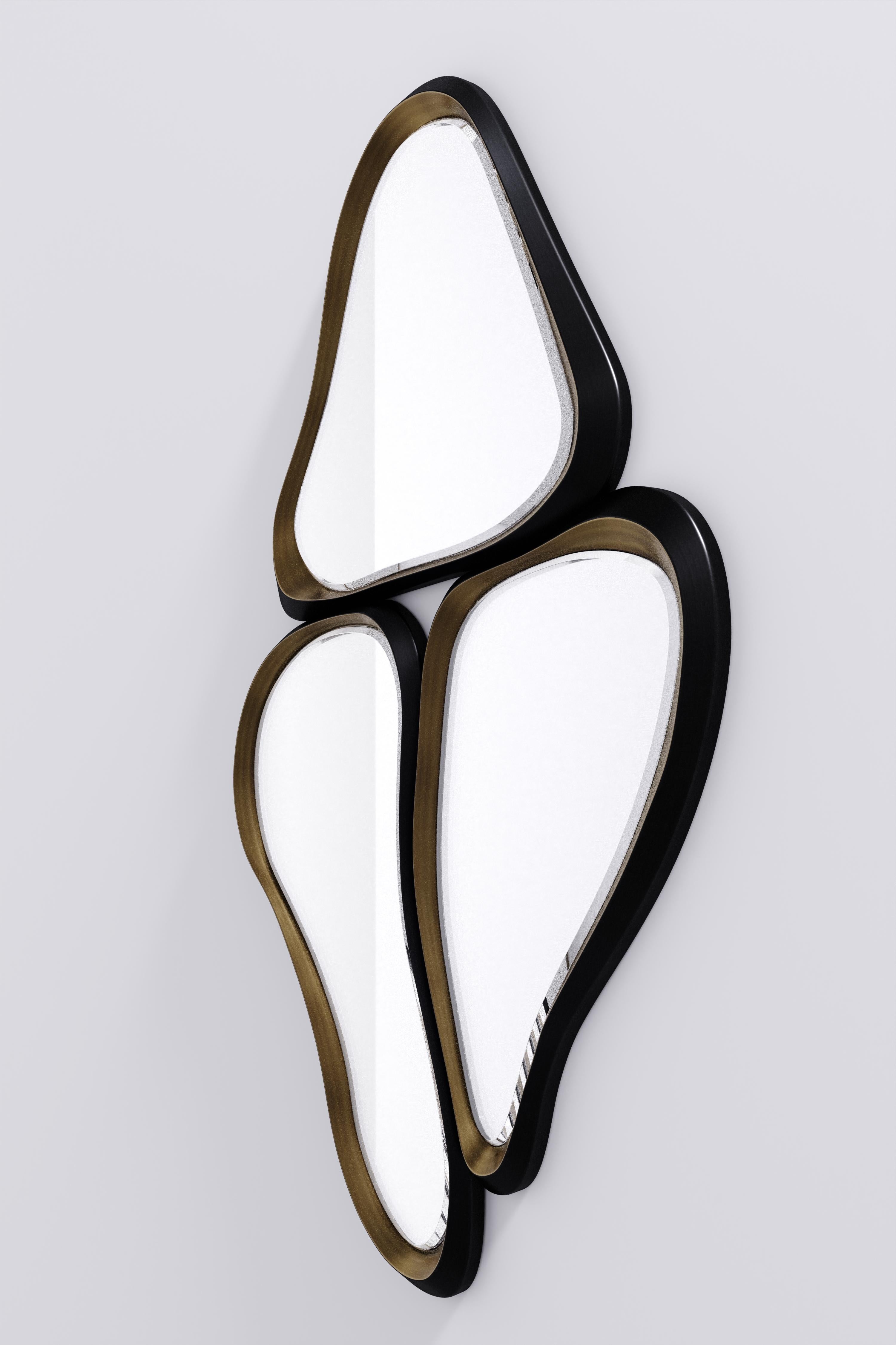 Specchio scultoreo in zigrino crema e ottone patinato di Kifu Paris in vendita 5
