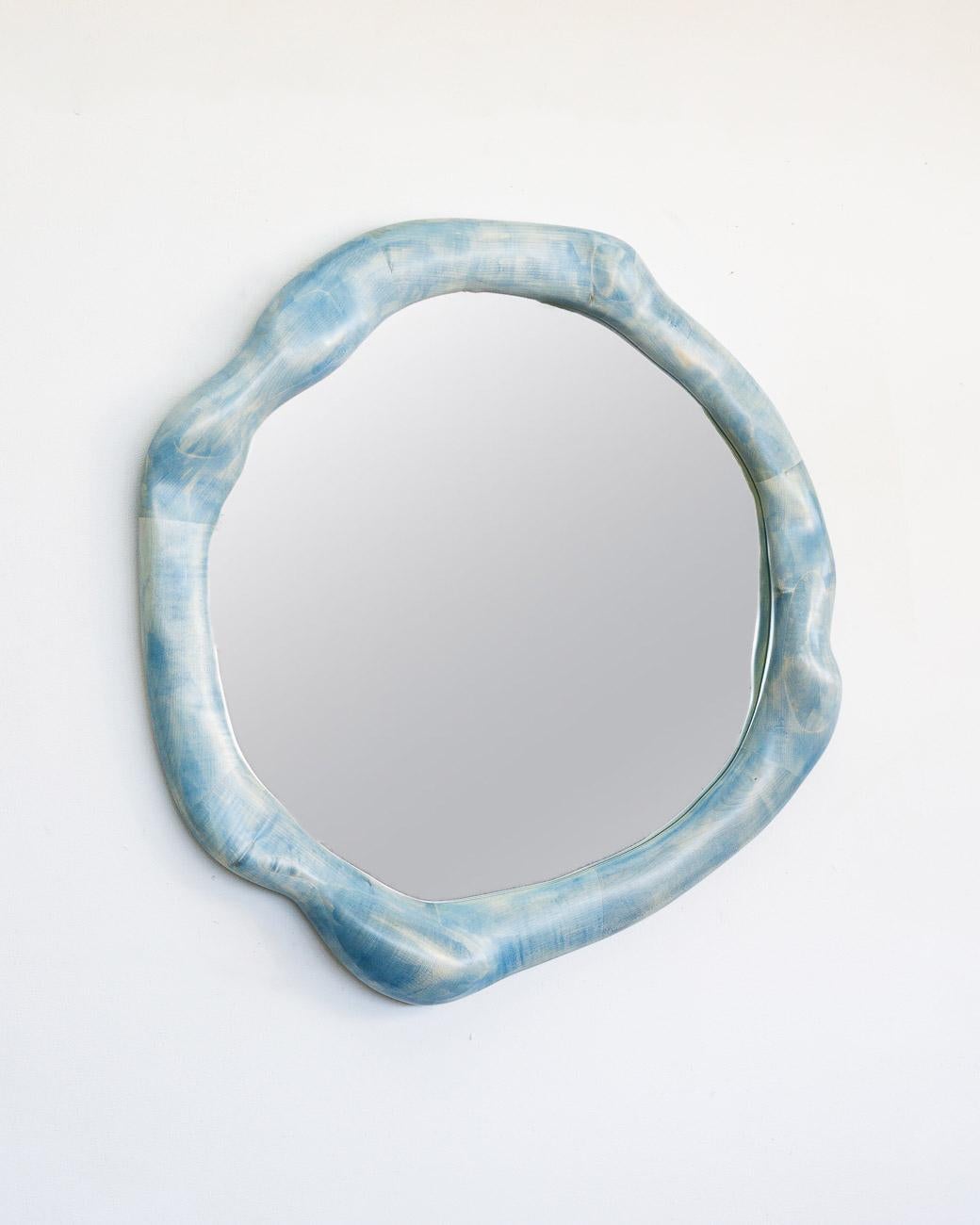 Miroir sculptural en bois d'érable peint avec teinture de bois Neuf - En vente à Waiblingen, BW