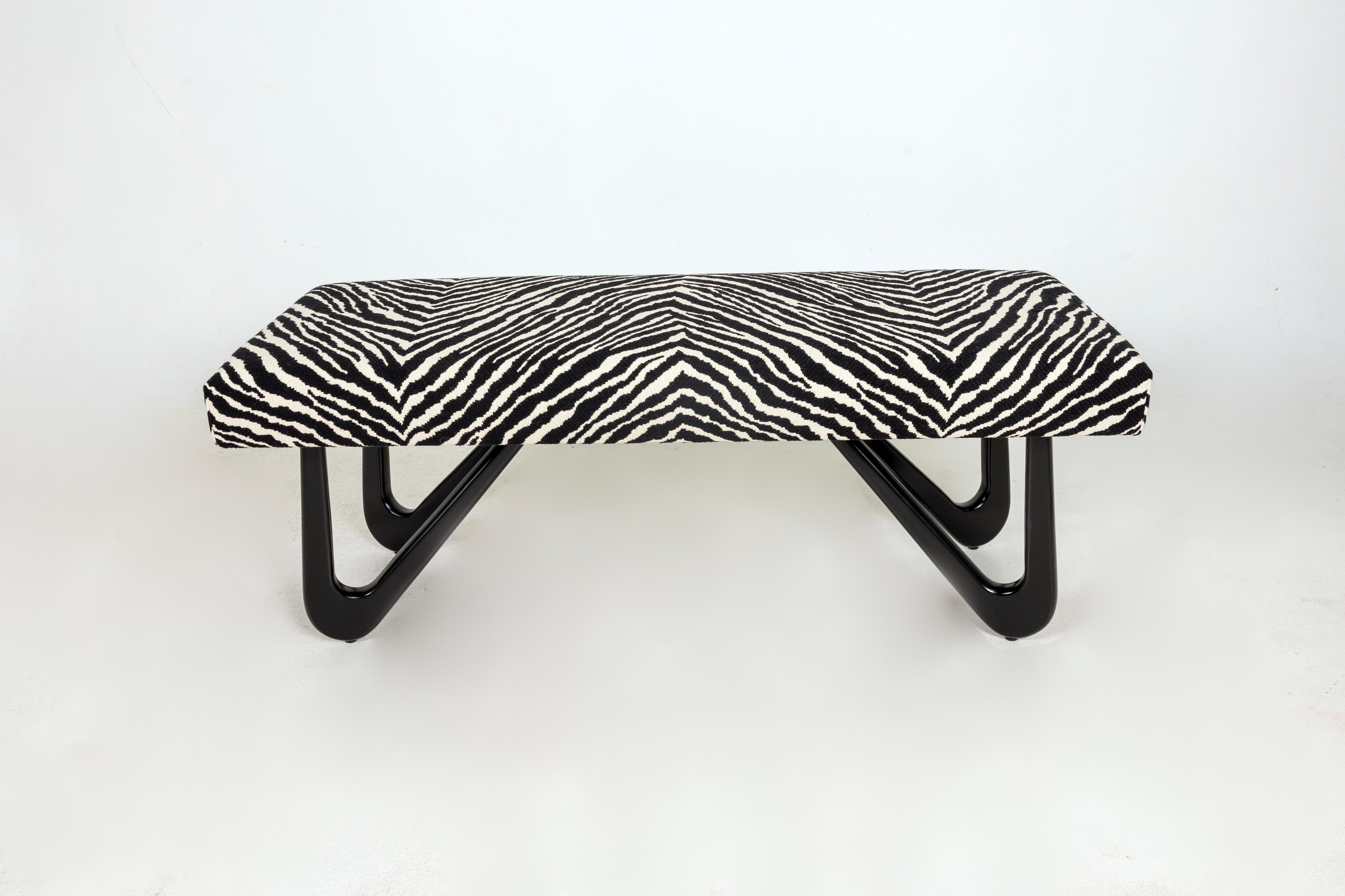 Moderno Panchina moderna scultorea nello stile di Adrian Pearsall, tessuto Zebra in vendita