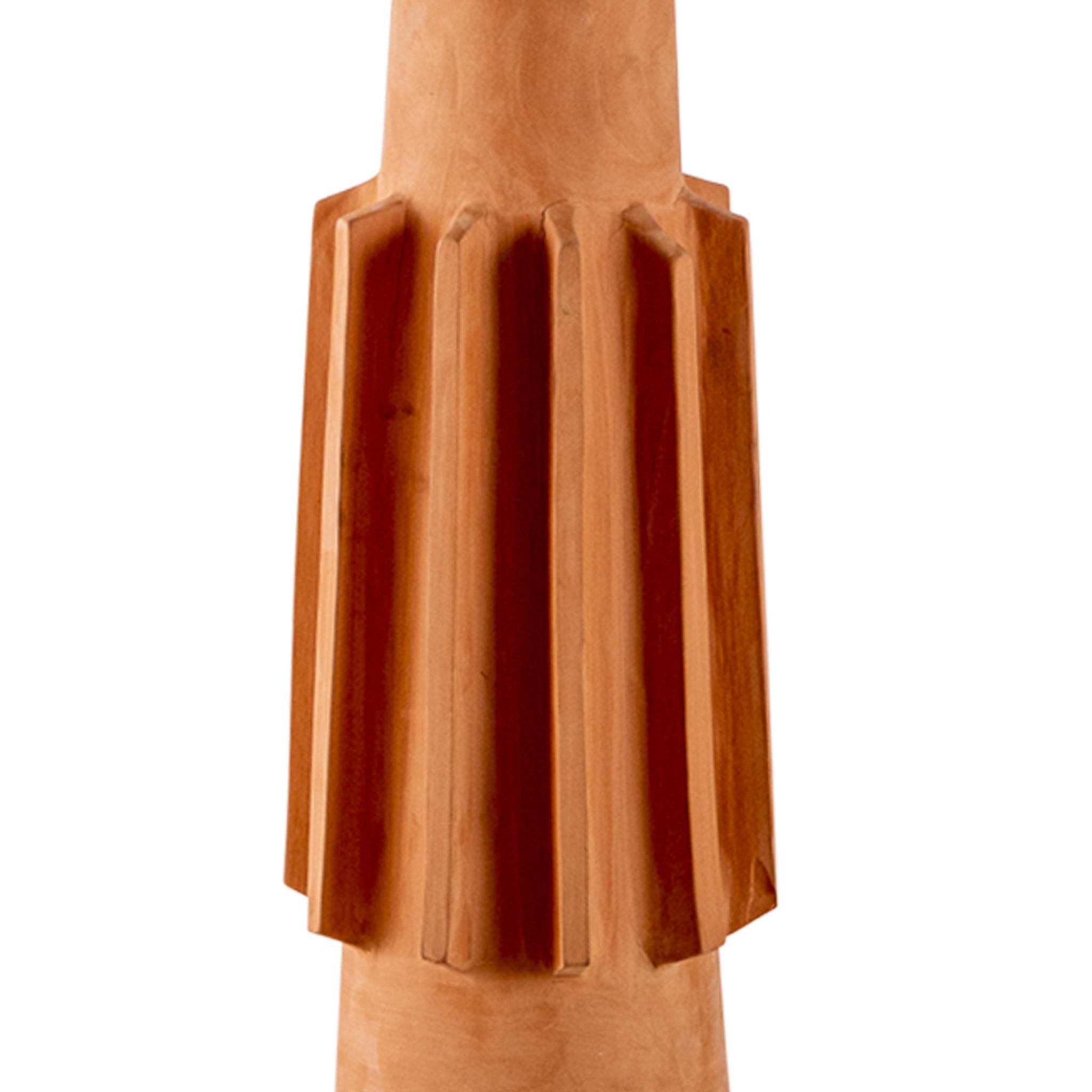 Skulpturales Modernes Brutalistisches Terrakotta Stammesinspiriertes Dekoratives Totem 3 (Organische Moderne) im Angebot