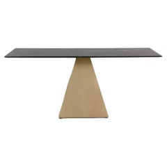 Mesa consola moderna escultural Con tapa de mármol