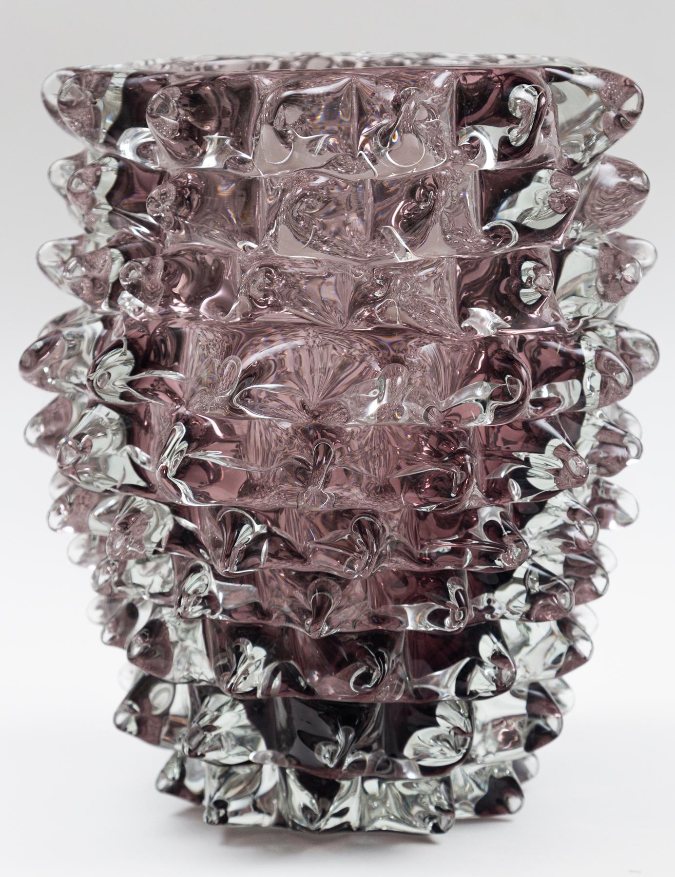 Vase Rostrato moderne et sculptural soufflé en améthyste de Murano en vente 1