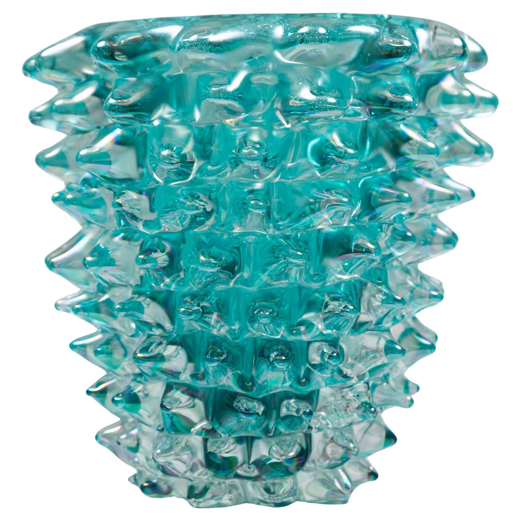 Vaso scultoreo moderno di Murano soffiato a rostro in acquamarina