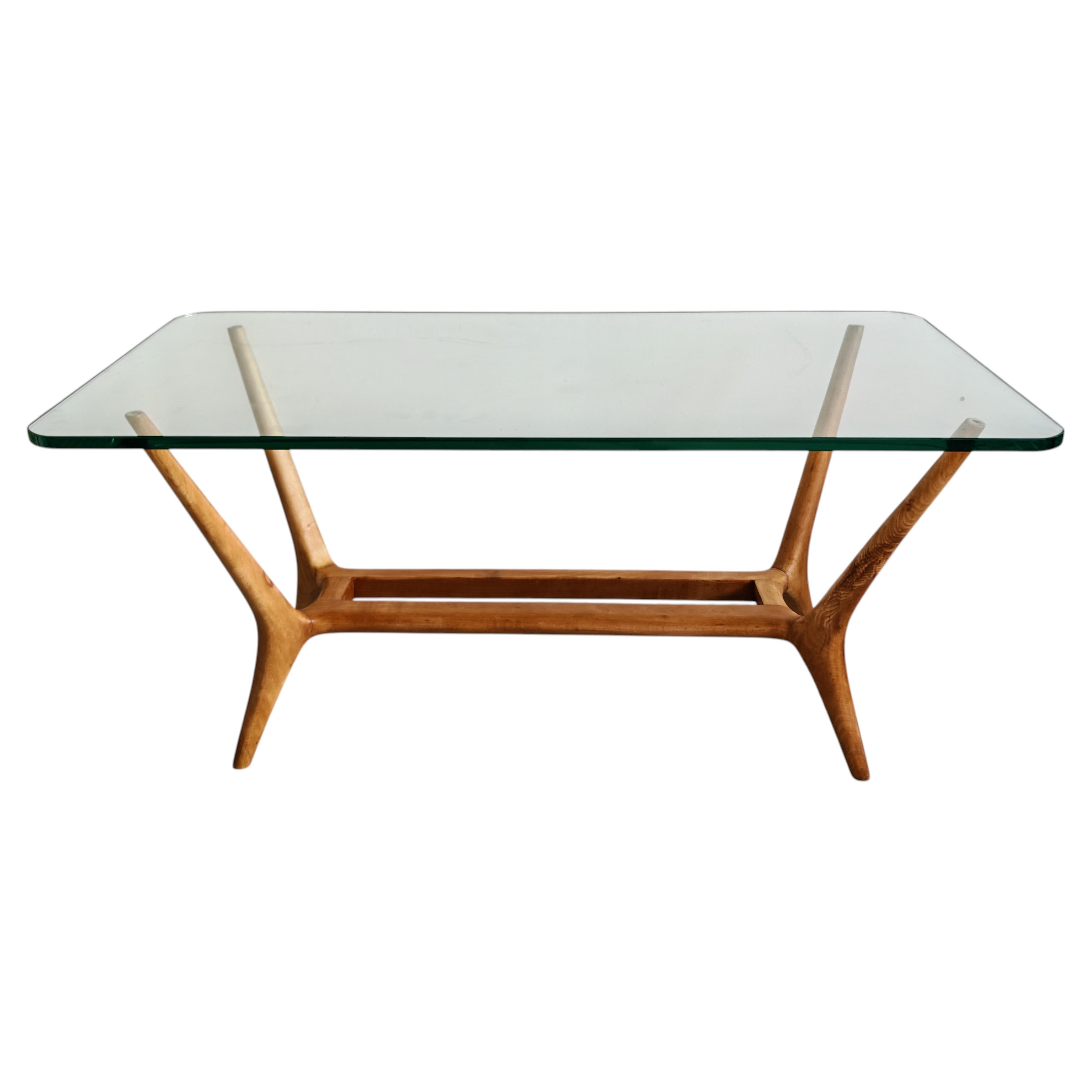 Sculptural Modernist Cocktail Table in Ash wood attr. to Gio Ponti, Italy 1950s For Sale