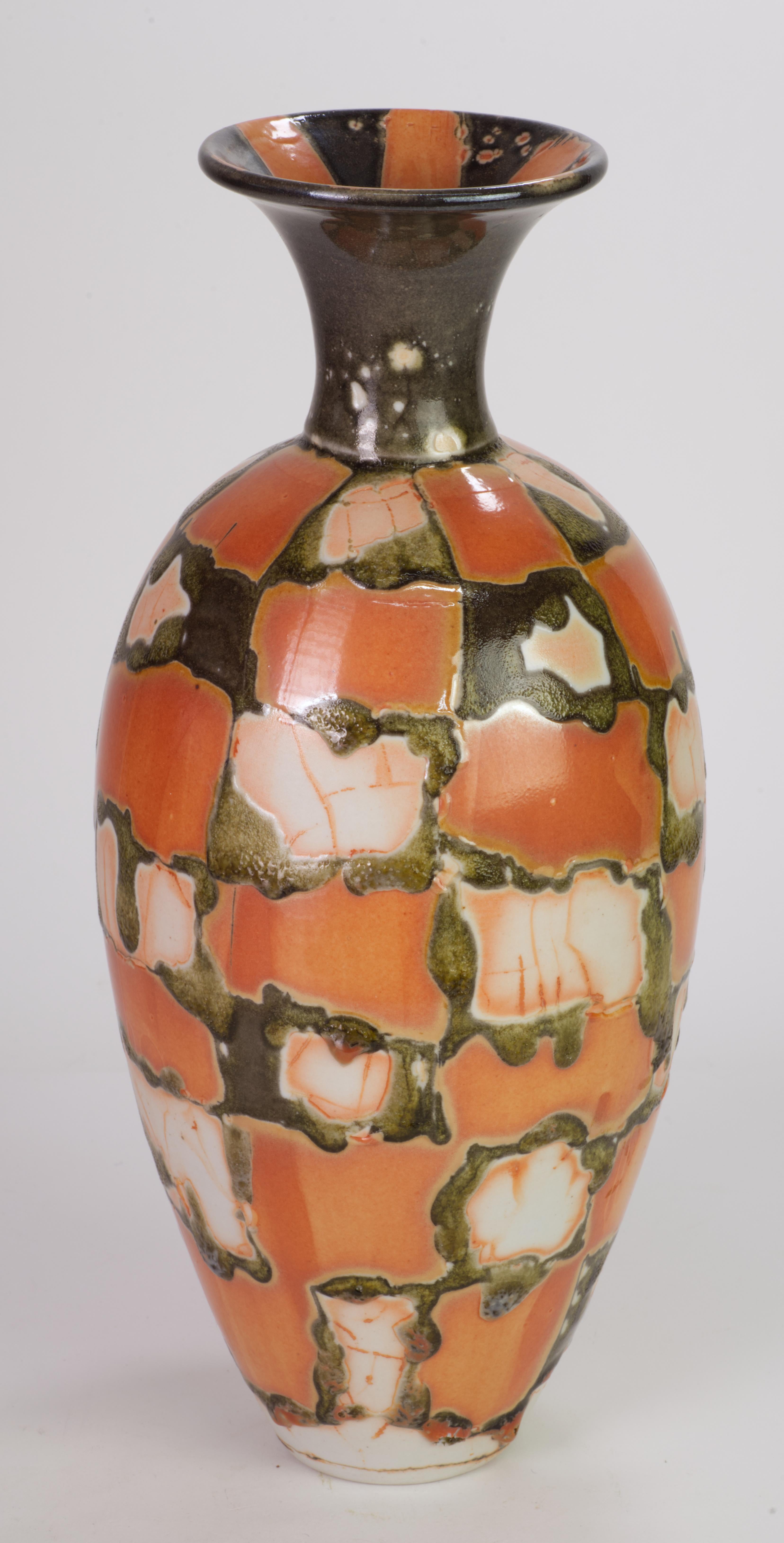 Skulpturale modernistische Farbblock-Vase aus Lavaglasur, Studio Art Pottery (Organische Moderne) im Angebot