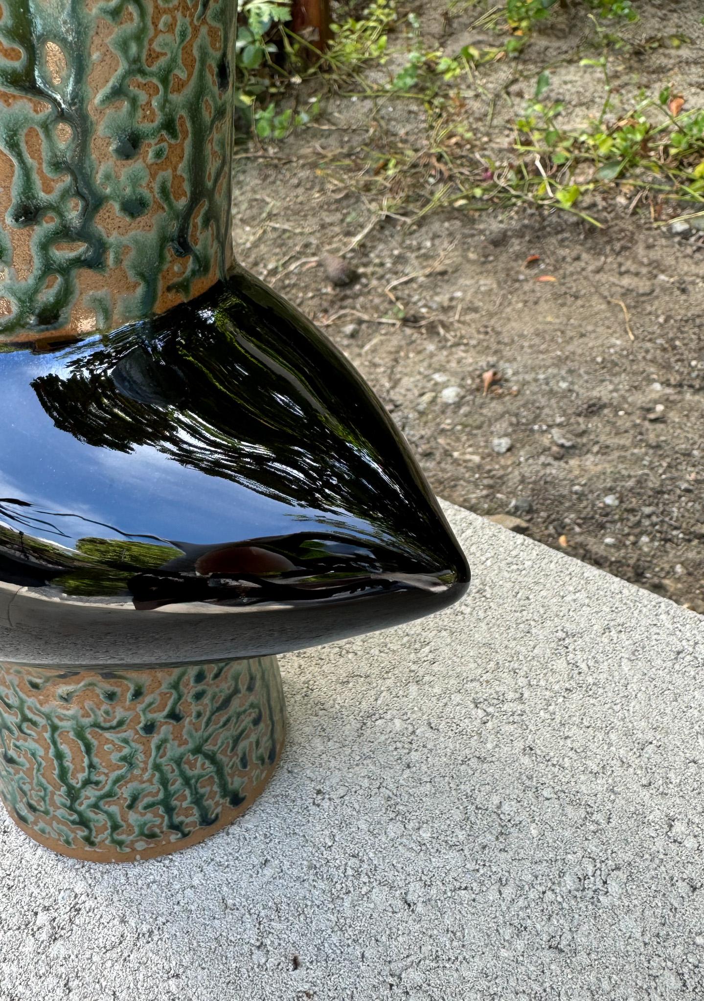 Skulpturale modernistische Ikebana-Keramikvase aus Keramik, Japan, um 1965 im Angebot 3