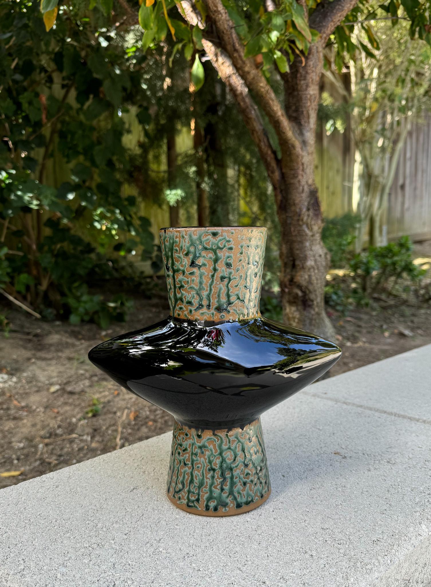 Skulpturale modernistische Ikebana-Keramikvase aus Keramik, Japan, um 1965 (Moderne der Mitte des Jahrhunderts) im Angebot