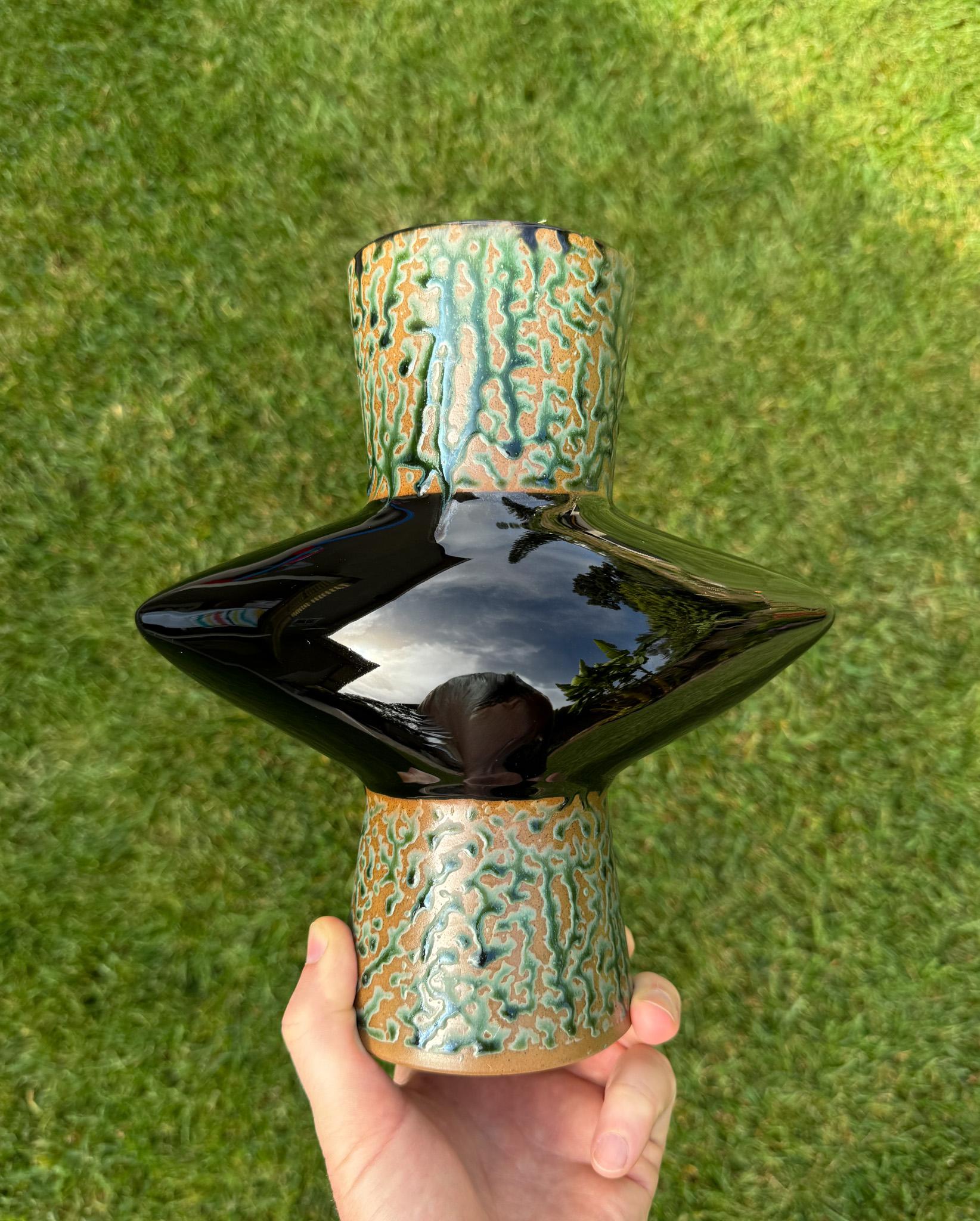 Skulpturale modernistische Ikebana-Keramikvase aus Keramik, Japan, um 1965 im Angebot 1