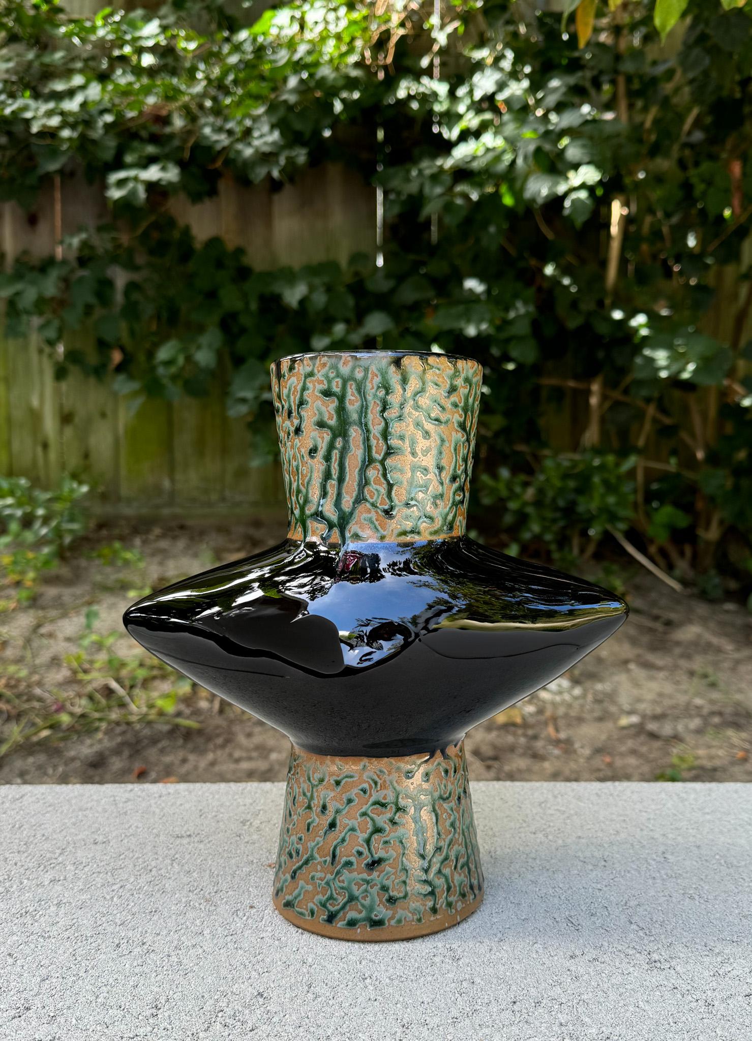 Skulpturale modernistische Ikebana-Keramikvase aus Keramik, Japan, um 1965 im Angebot 2