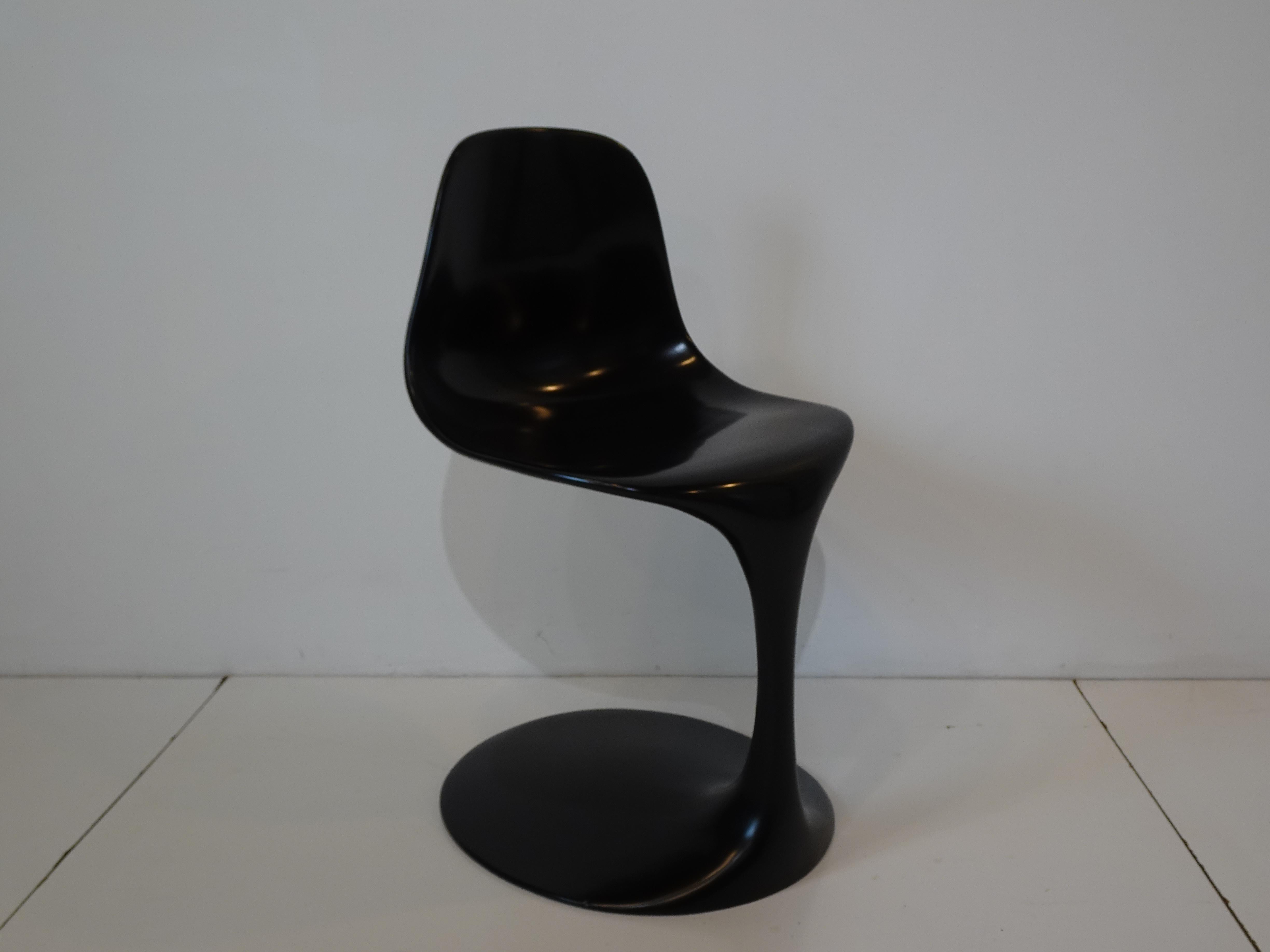 Stampato Sedia scultorea Rudi Bonzanini Molded Italian Chair per L' Ambienie Italia MN
