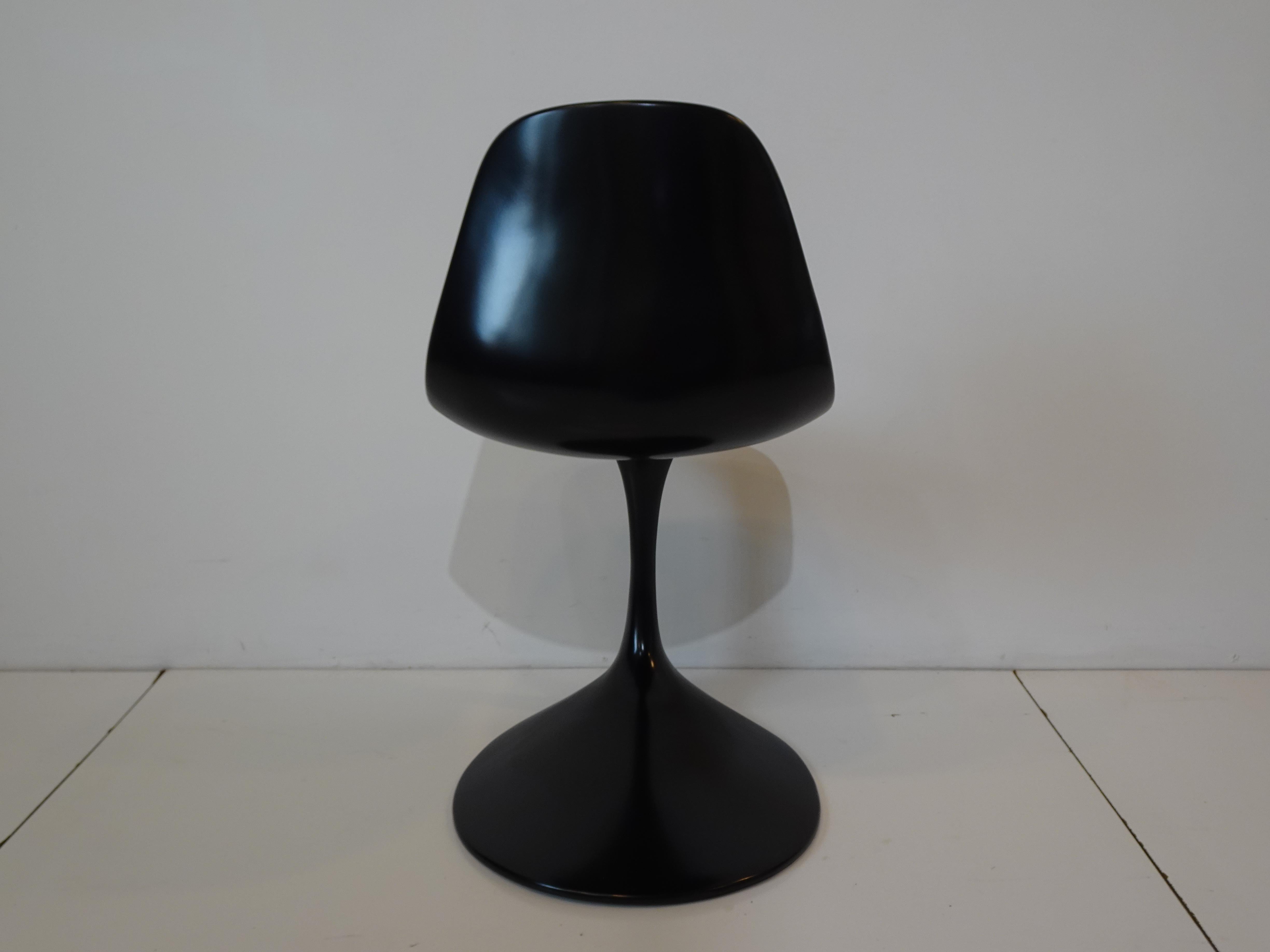 Skulpturaler geformter italienischer Stuhl von Rudi Bonzanini für L' Ambienie Italia MN (20. Jahrhundert) im Angebot