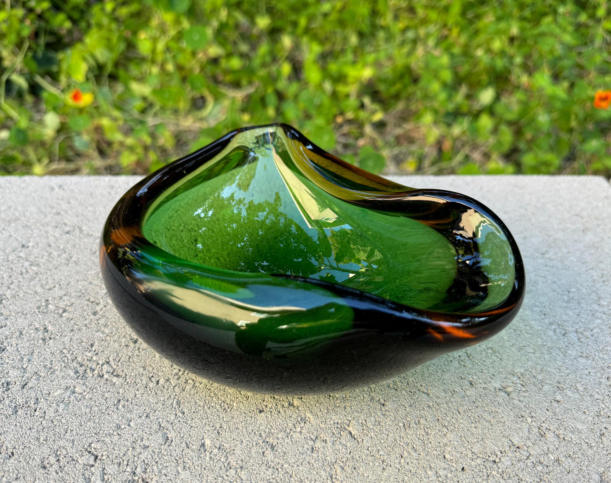 Sculptural Murano Sommerso Green & Amber Glass Bowl / Ashtray, Italy, c.1960 10