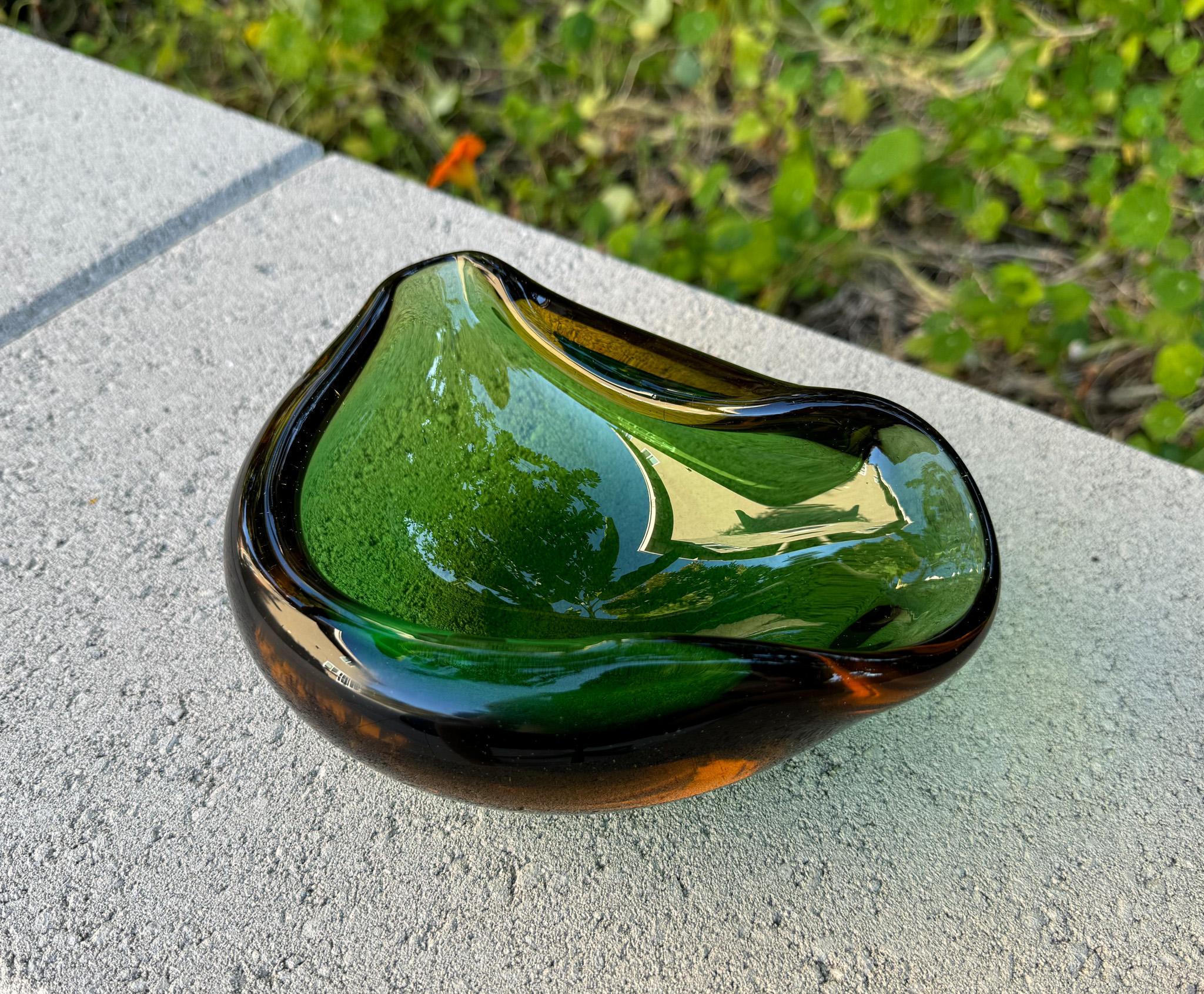 Sculptural Murano Sommerso Green & Amber Glass Bowl / Ashtray, Italy, c.1960 11