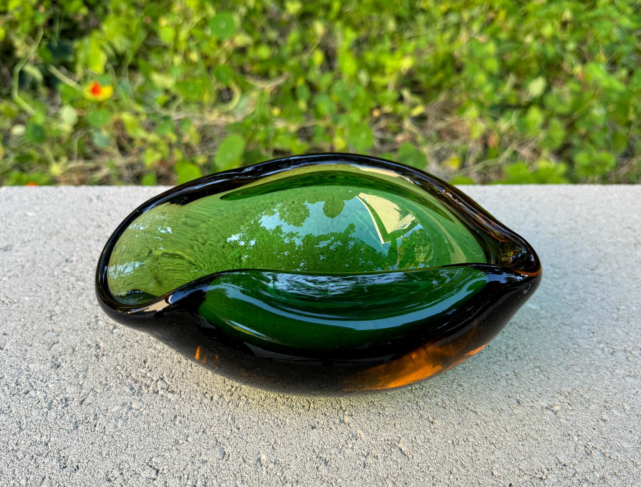 Sculptural Murano Sommerso Green & Amber Glass Bowl / Ashtray, Italy, c.1960 13