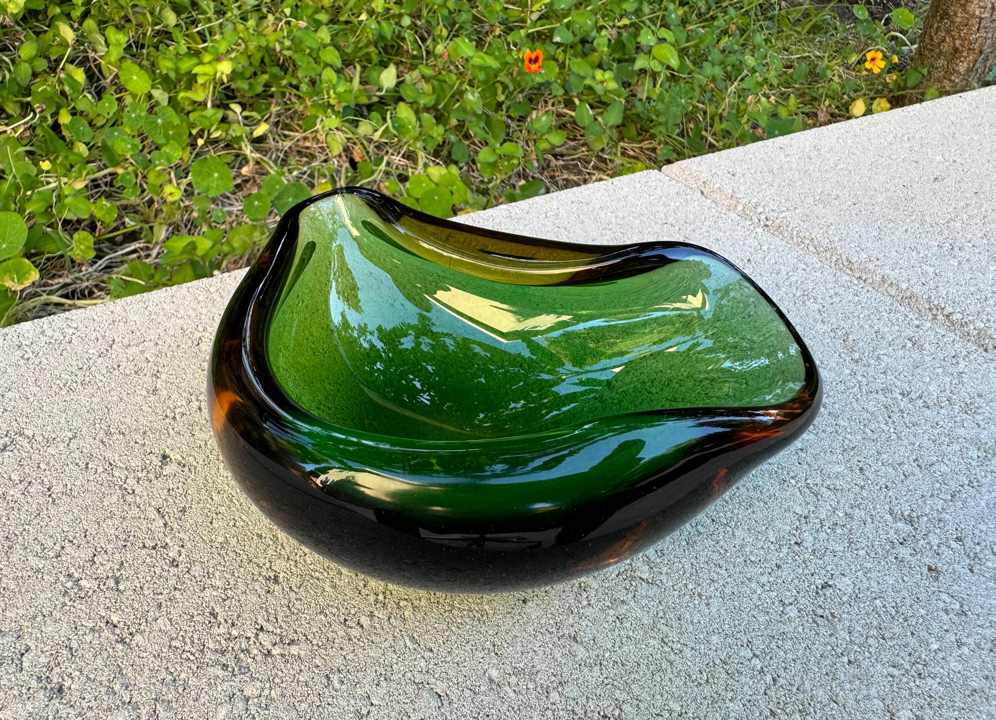 Mid-Century Modern Sculptural Murano Sommerso Green & Amber Glass Bowl / Ashtray, Italy, c.1960
