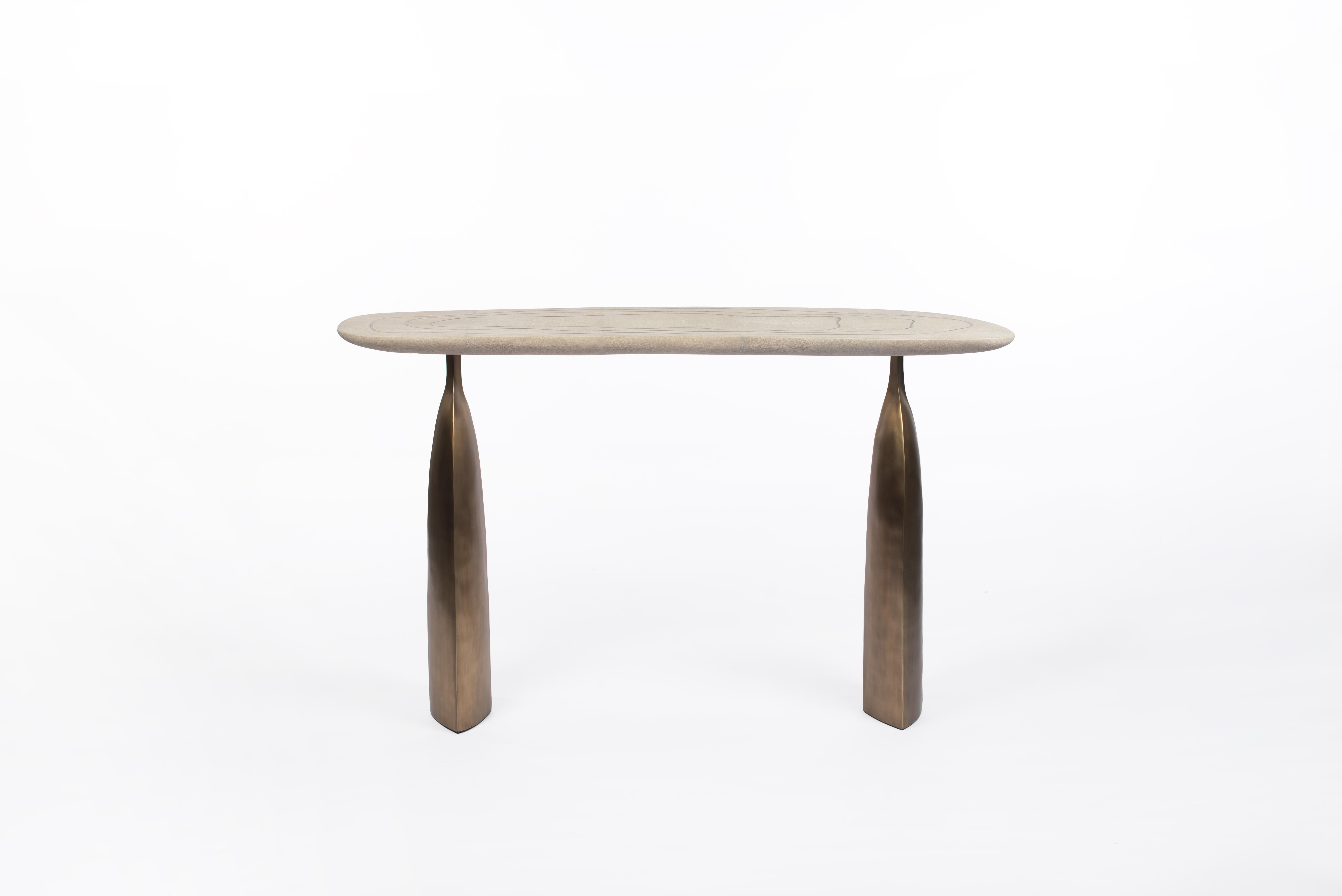 Table d'appoint sculpturale en laiton patiné par Patrick Coard Paris en vente 7