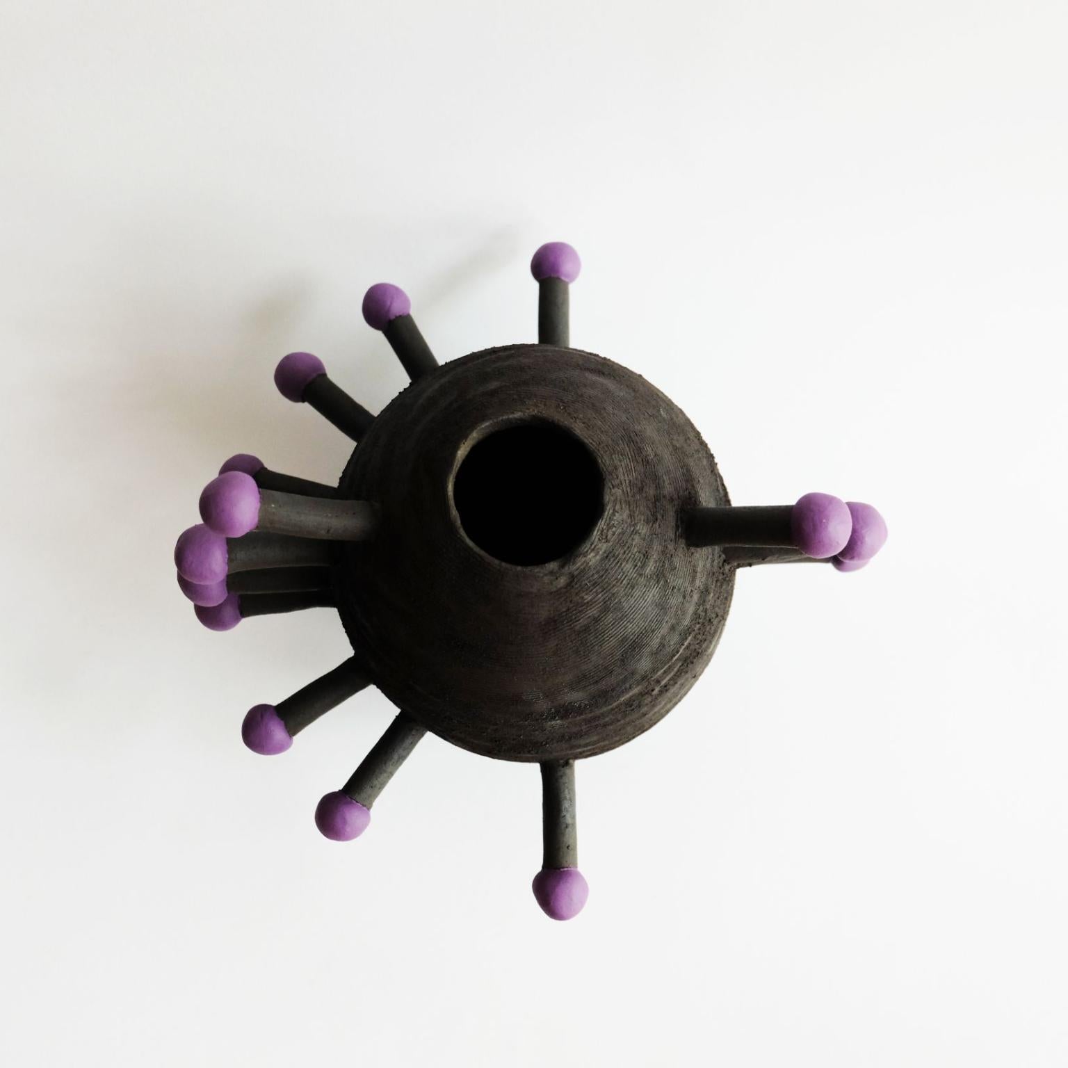 Modern Sculptural Neutro Vessel by Ia Kutateladze For Sale