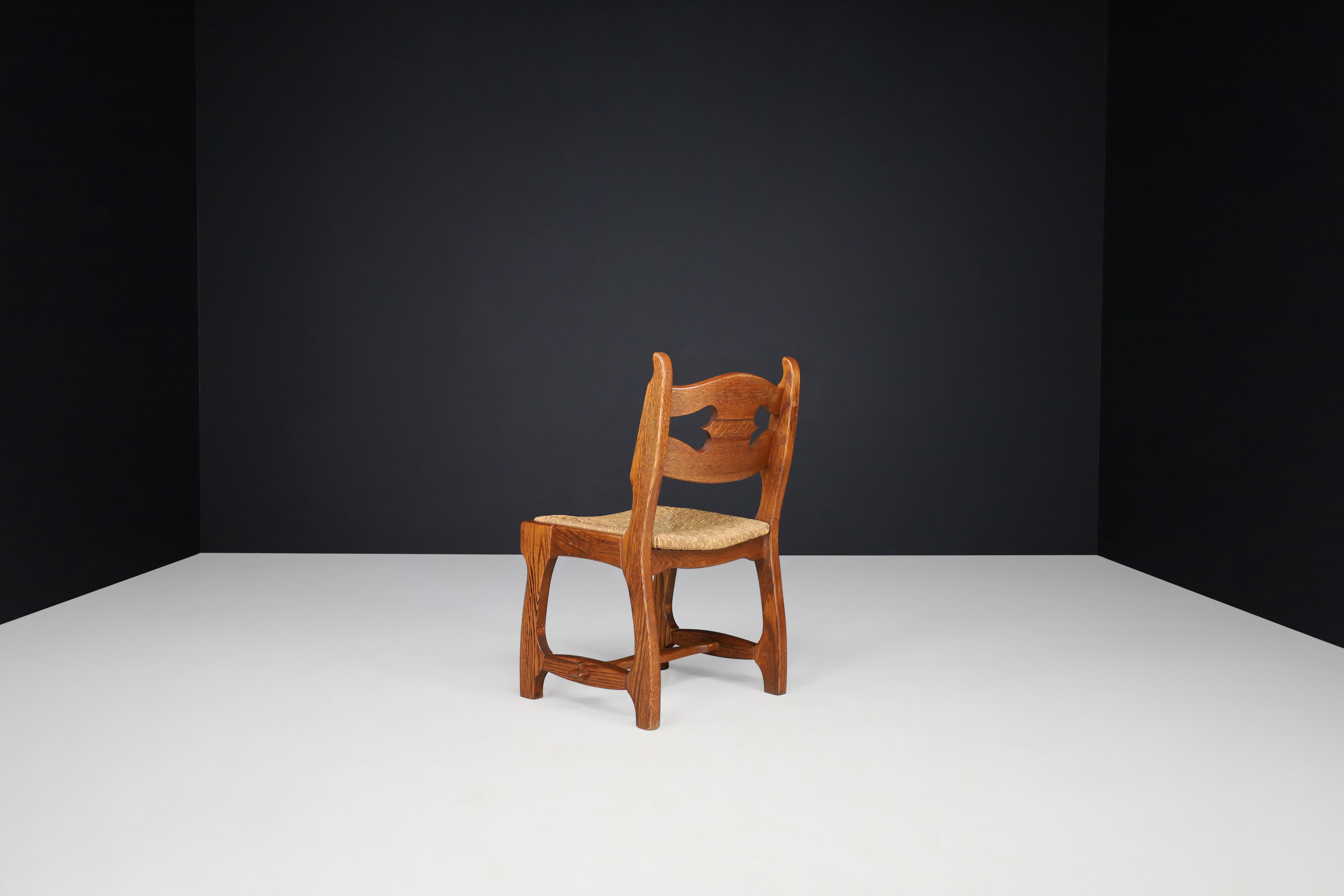 Sculptural Oak and Rush Dining Chairs, France, 1960s In Good Condition For Sale In Almelo, NL