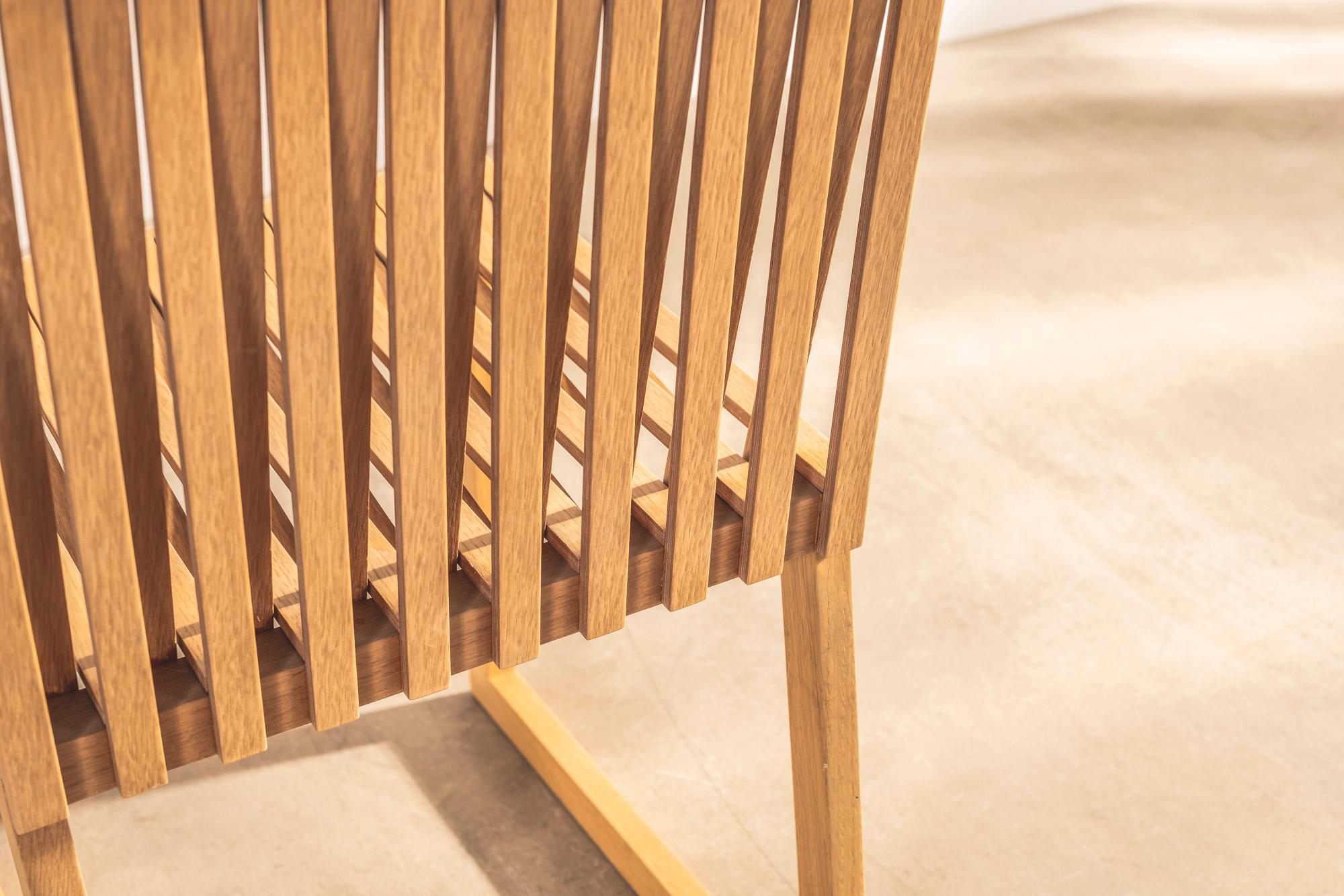 British Sculptural Oak Comb Chair by Shin and Tomoko Azumi For Sale