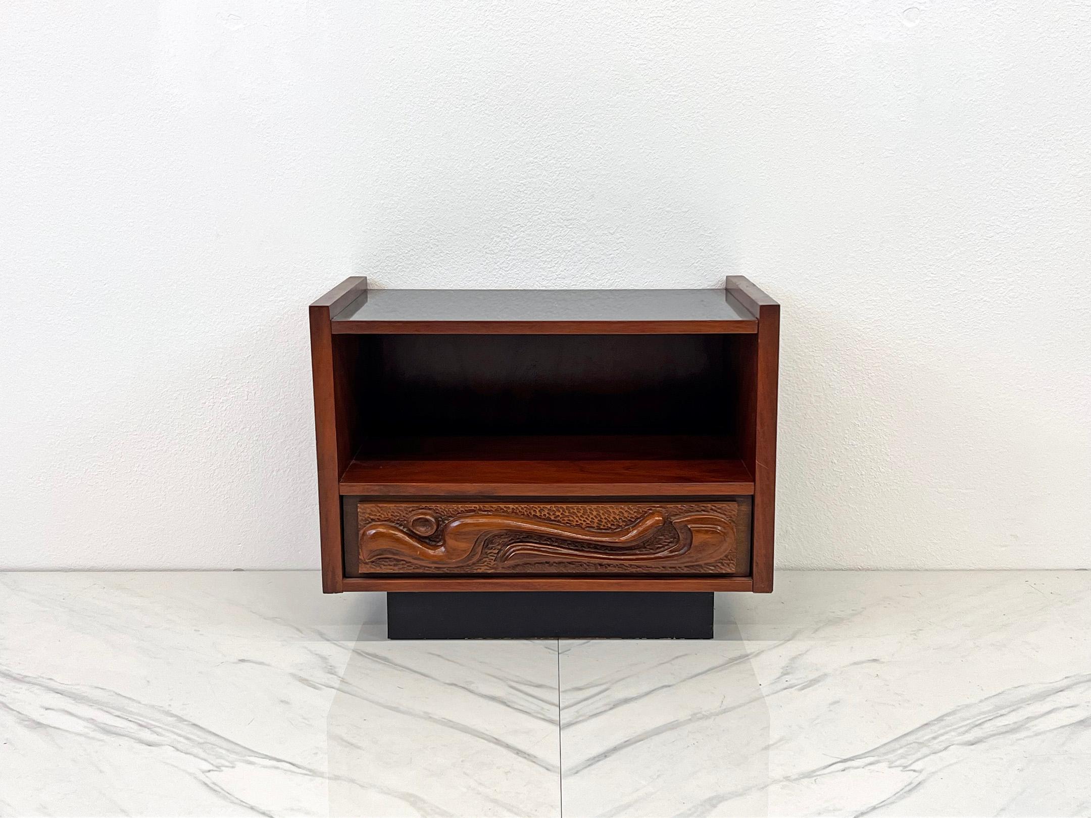 Sculptural Oceanic Nightstand by Pulaski, 1960's, Style of Witco For Sale 3