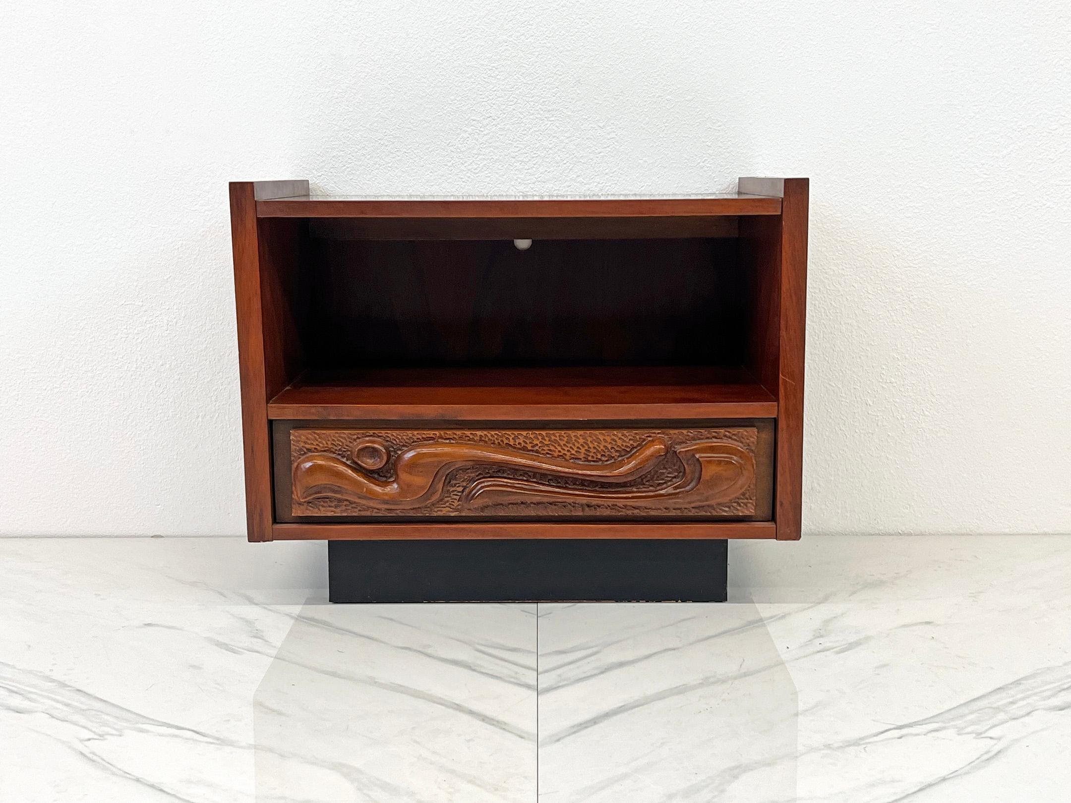 Resin Sculptural Oceanic Nightstand by Pulaski, 1960's, Style of Witco For Sale