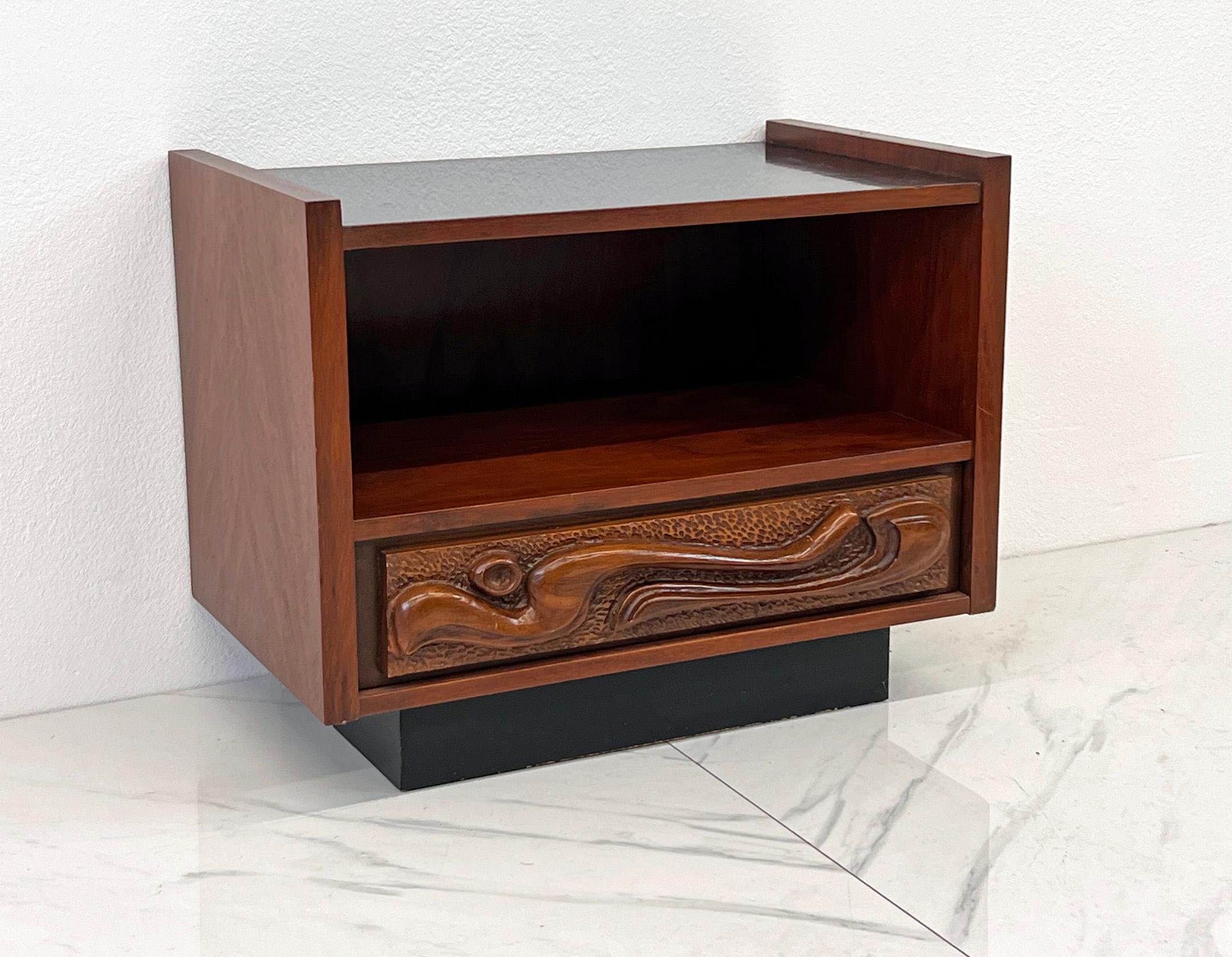 Sculptural Oceanic Nightstand by Pulaski, 1960's, Style of Witco For Sale 2