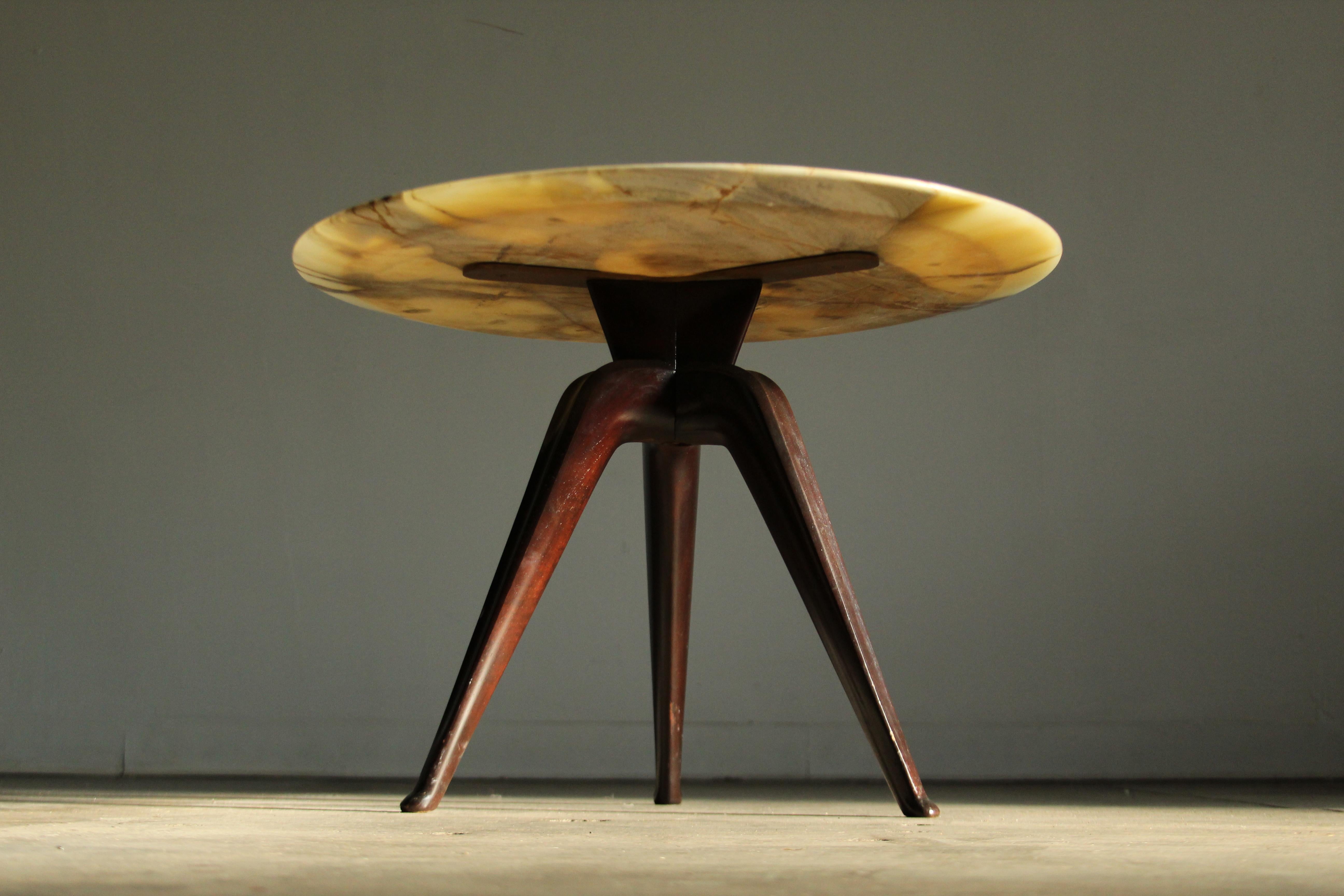 Skulpturaler Tisch aus Onyx und Mahagoni, Osvaldo Borsani zugeschrieben, 1940er Jahre 2