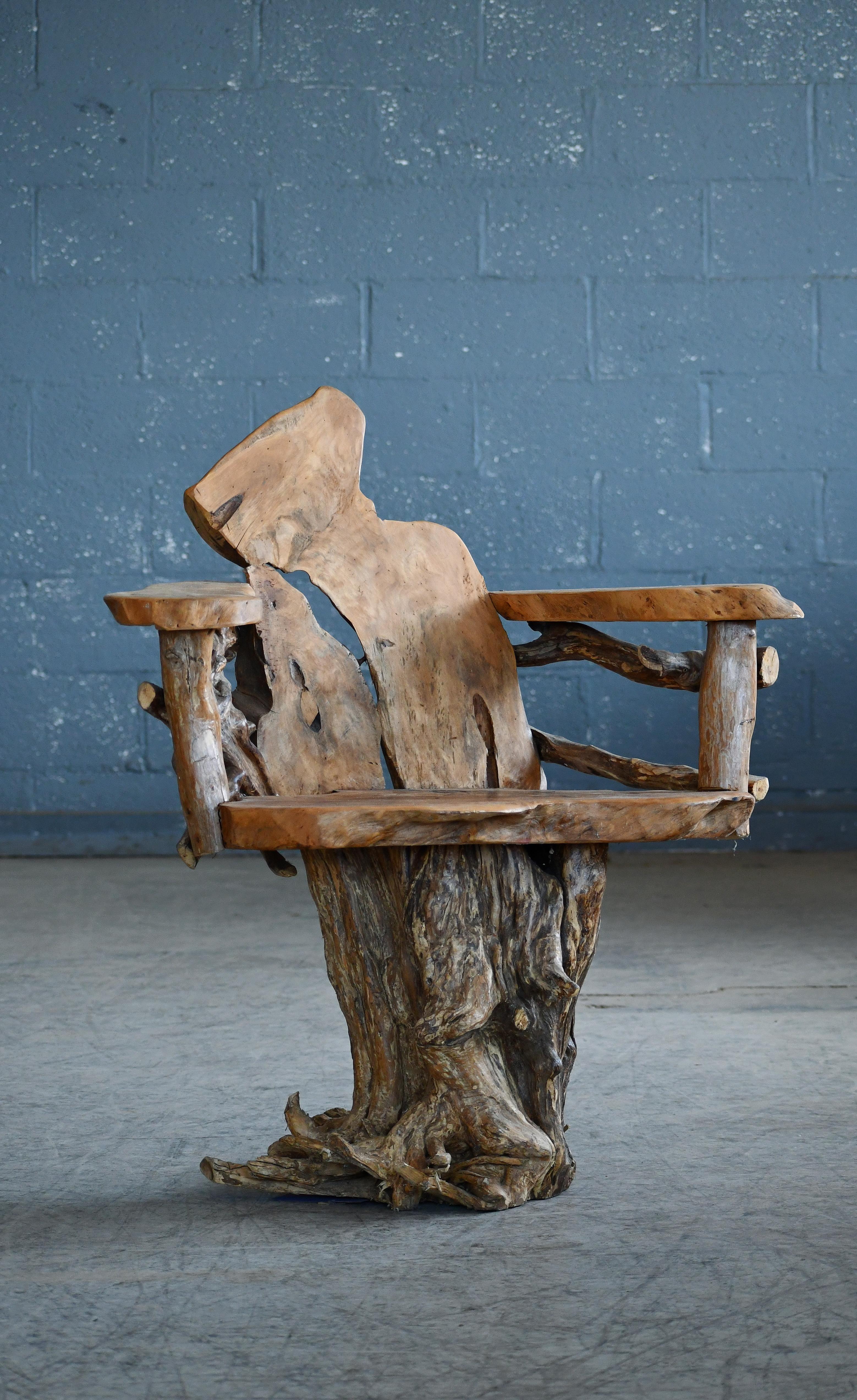 Skulpturaler organischer Stuhl aus Teakholzwurzel im Stil von Daryl Stokes  (Arts and Crafts) im Angebot