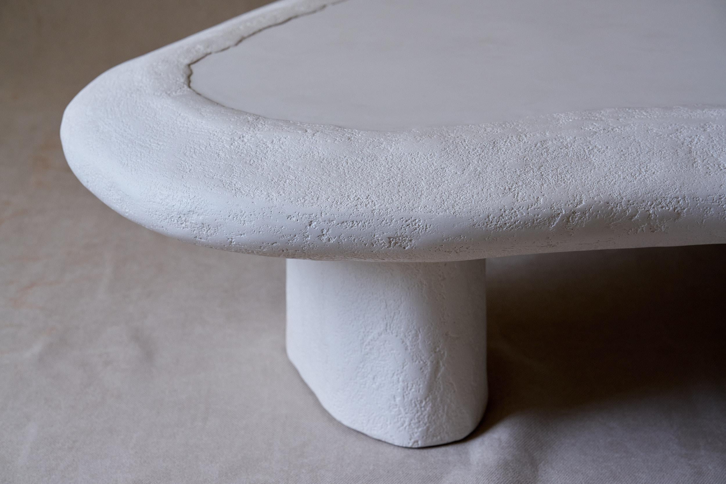 Sculptural organic modern low coffee table In New Condition For Sale In Cape Town, Western Cape