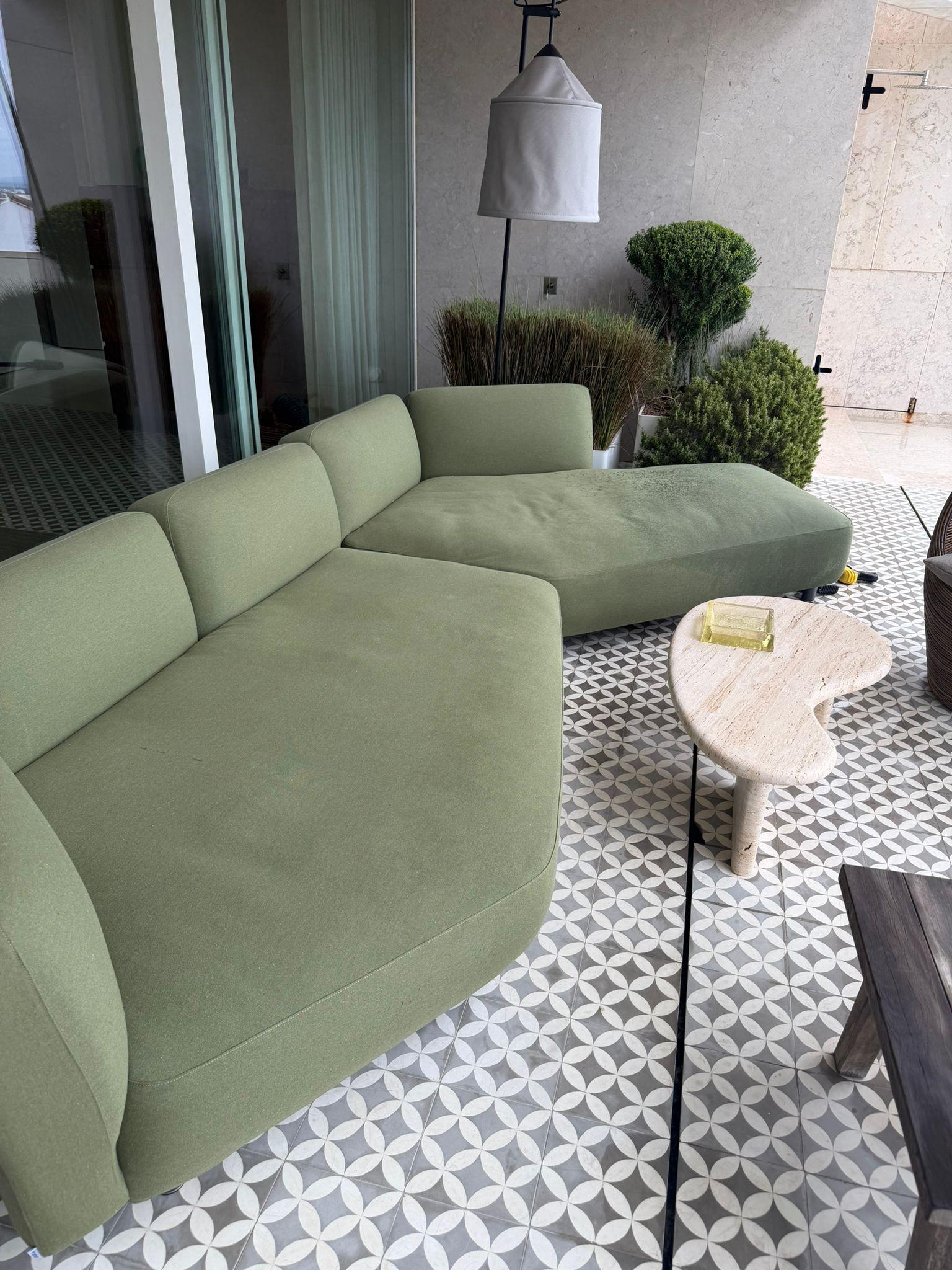 Travertin Table basse sculpturale en travertin de forme organique par My Habitat Design en vente