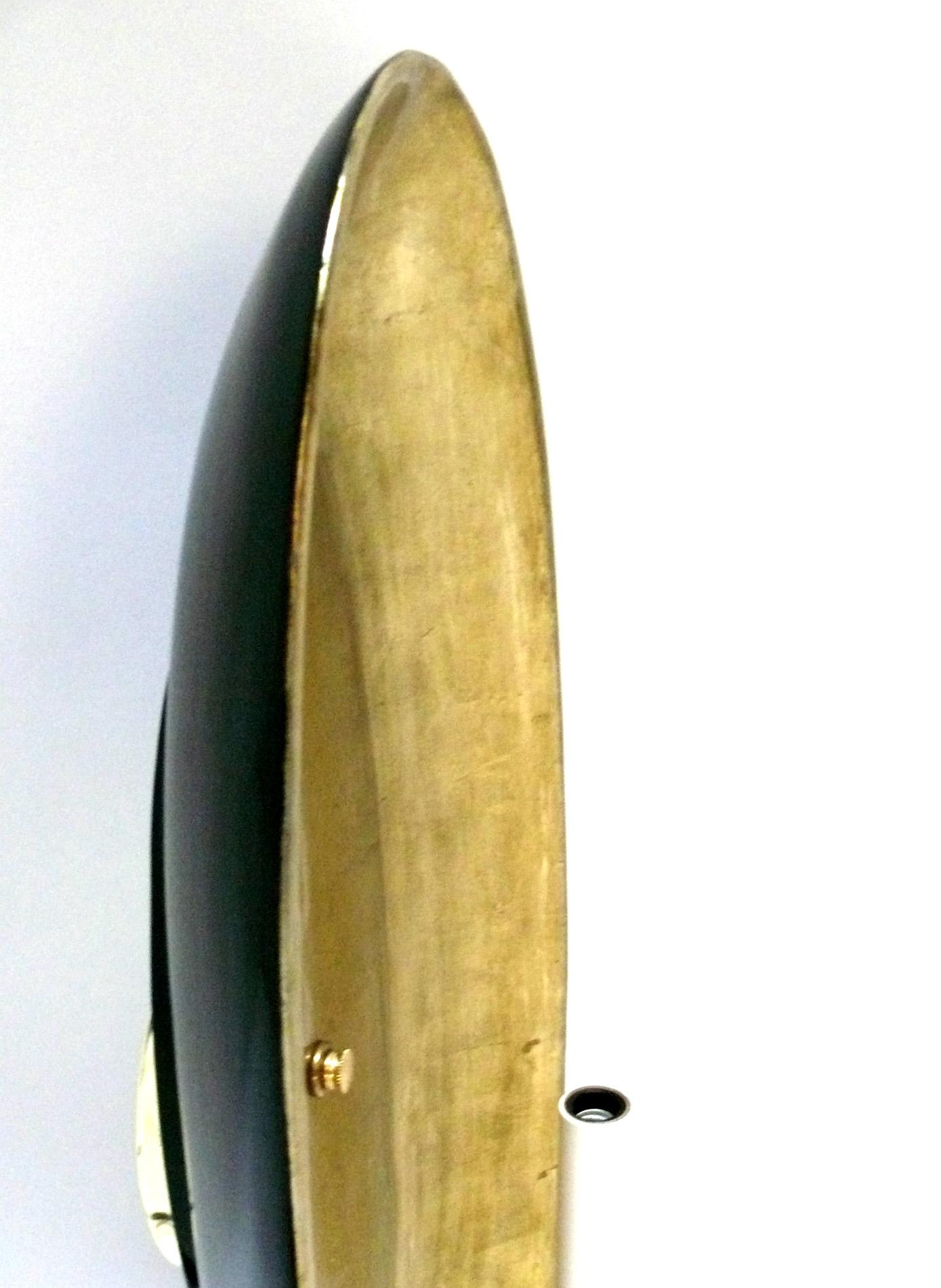 italien Applique sculpturale ovale en bois doré en vente