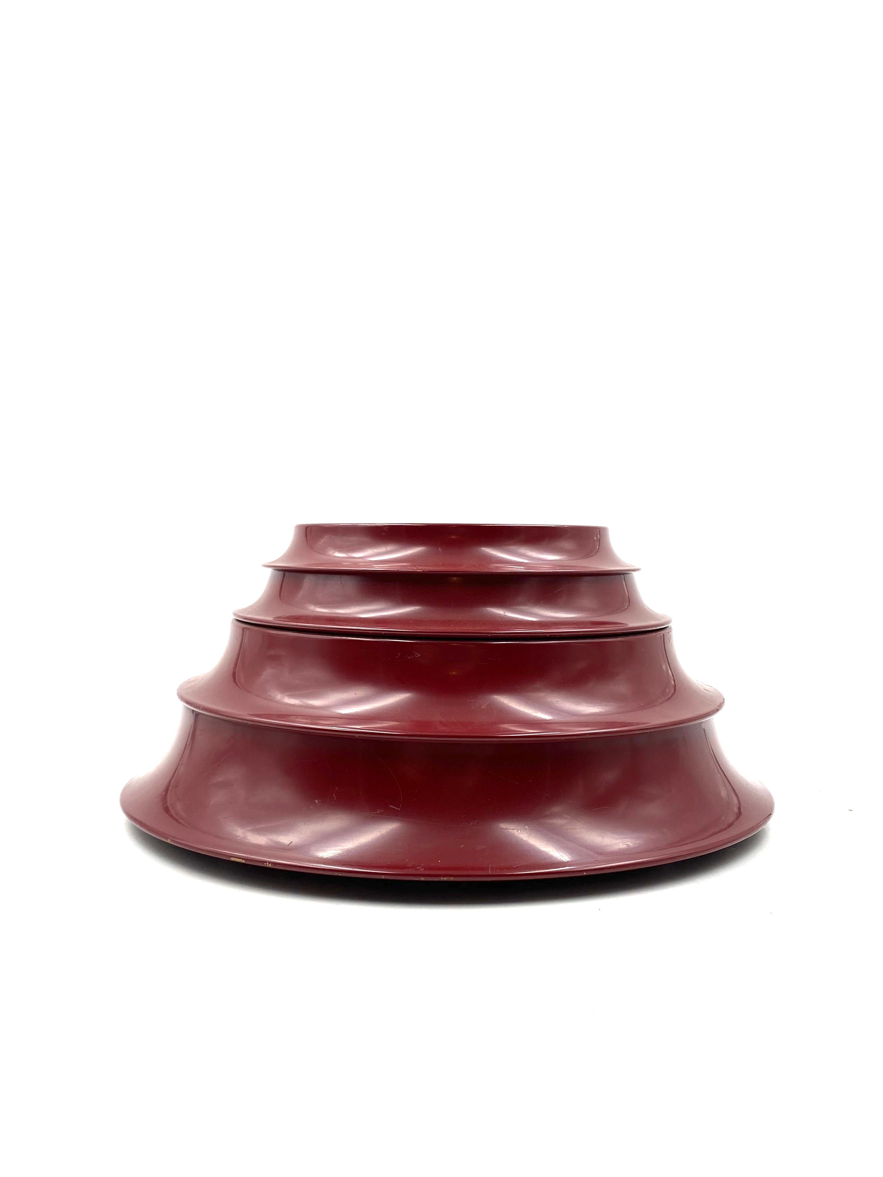 Skulpturale Pagode in Form einer gestapelten Messingvideotasche, Angelo Mangiarotti Italien 1970 (Aluminium) im Angebot