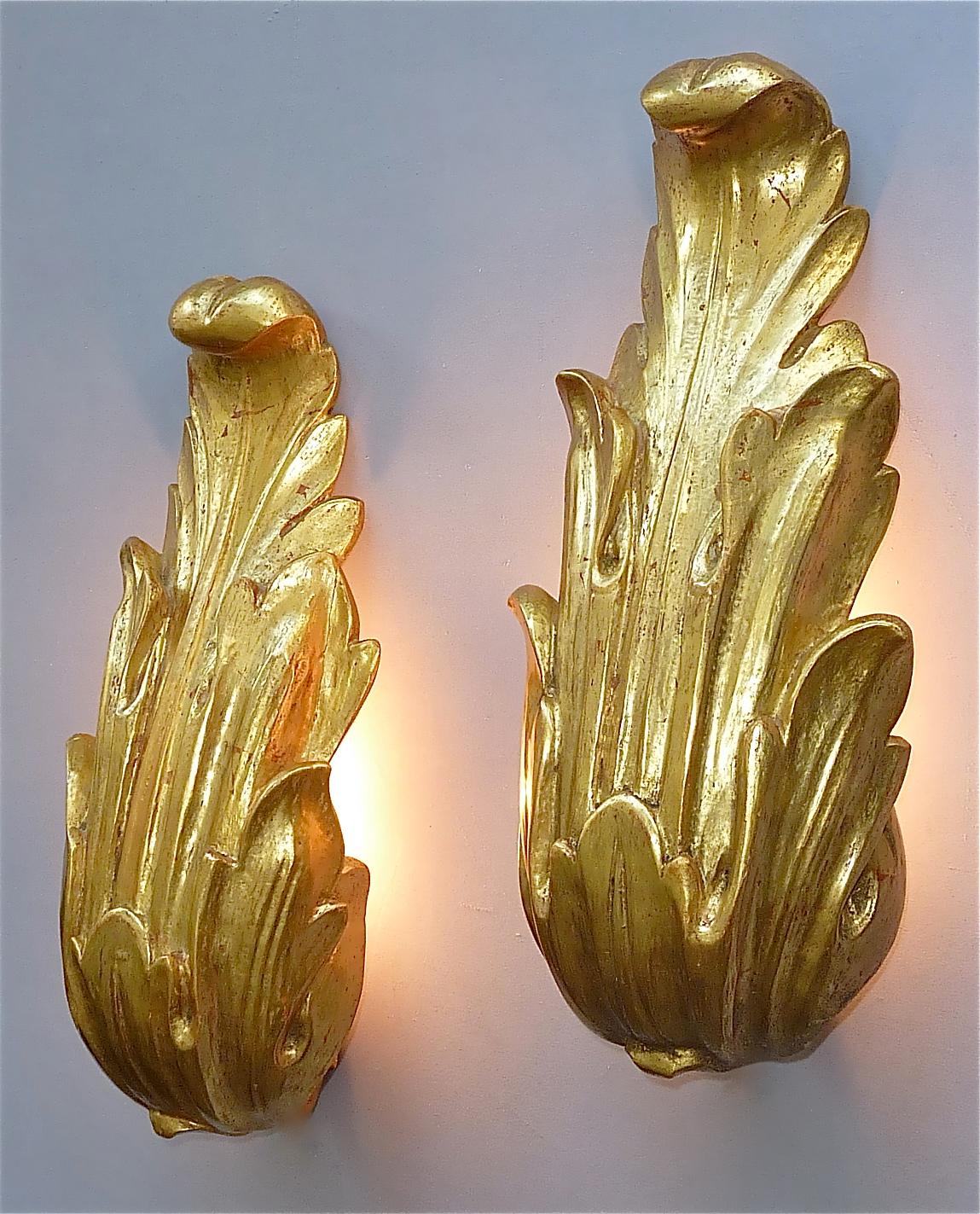 Skulpturales Paar großer antiker, vergoldeter, geschnitzter Holzblatt-Wandleuchter im Barockstil, 1900 im Angebot 9