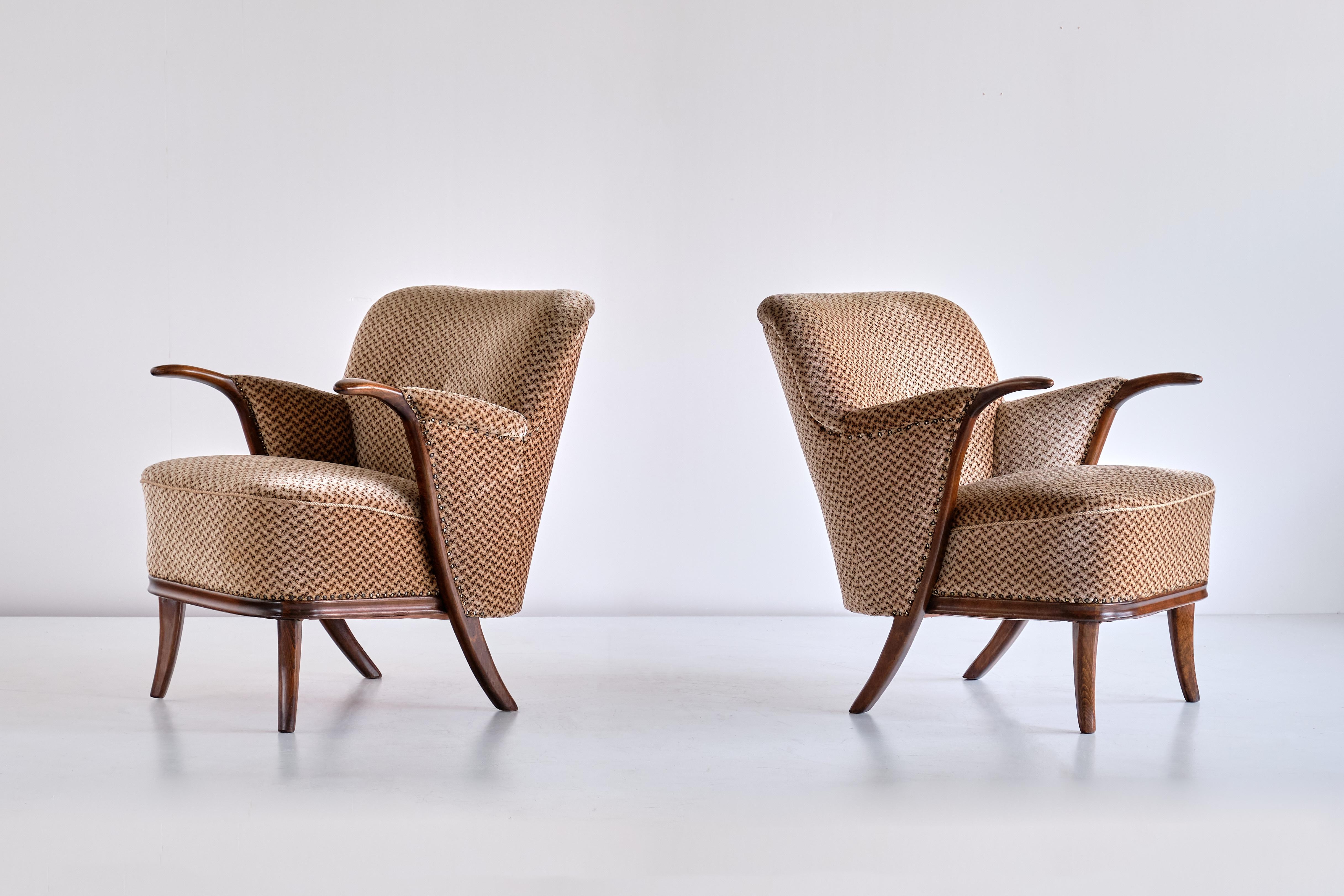 Paire sculpturale de fauteuils Adolf Wrenger en hêtre et velours, Allemagne, années 1950 en vente 7