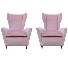 Sculptural Pair of Italian Modern Wingback Chairs in Light Pink Velvet