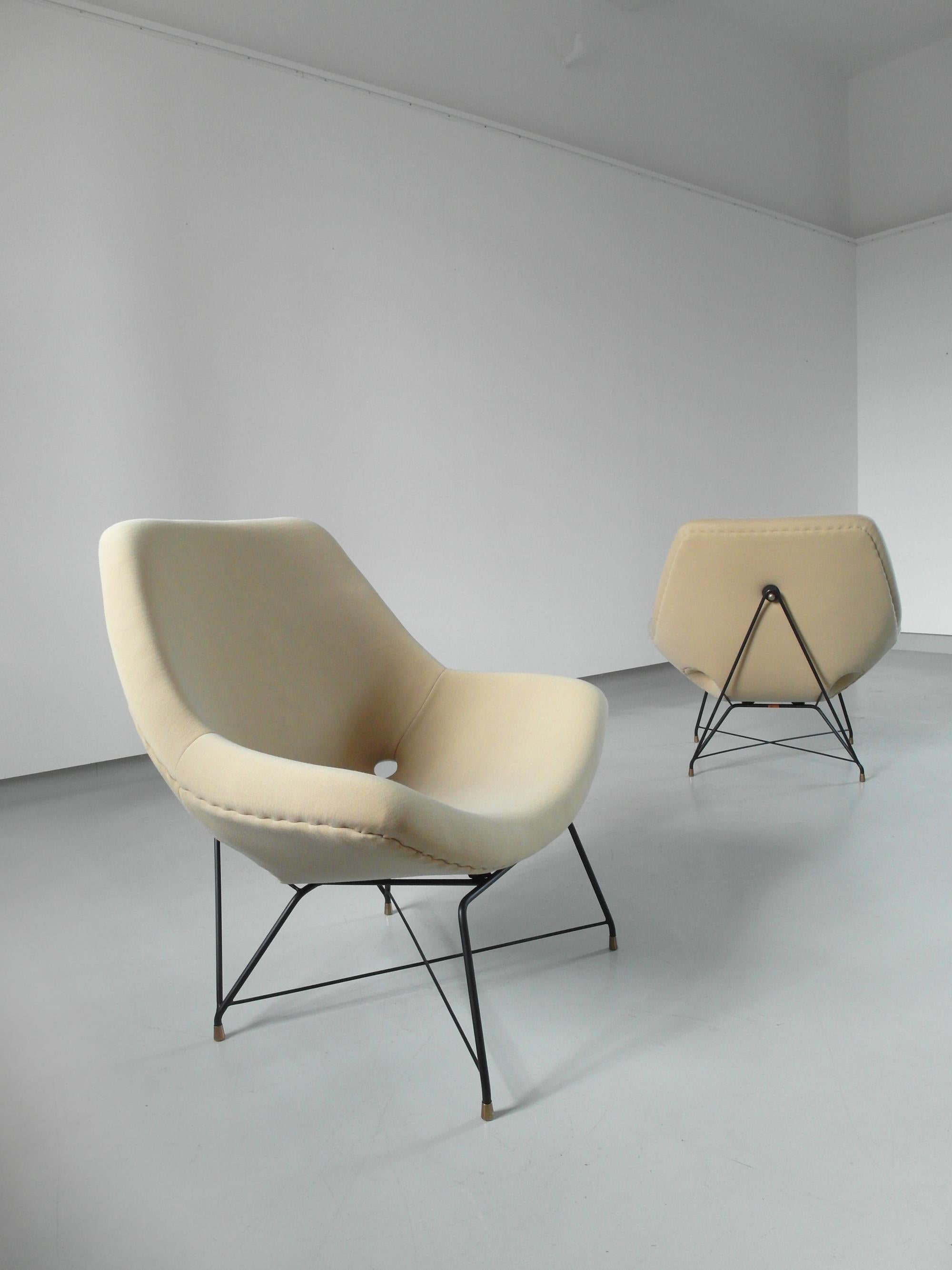 Sculptural Pair of Lounge Chairs by Augusto Bozzi for Saporiti, Italy, 1954 For Sale 4