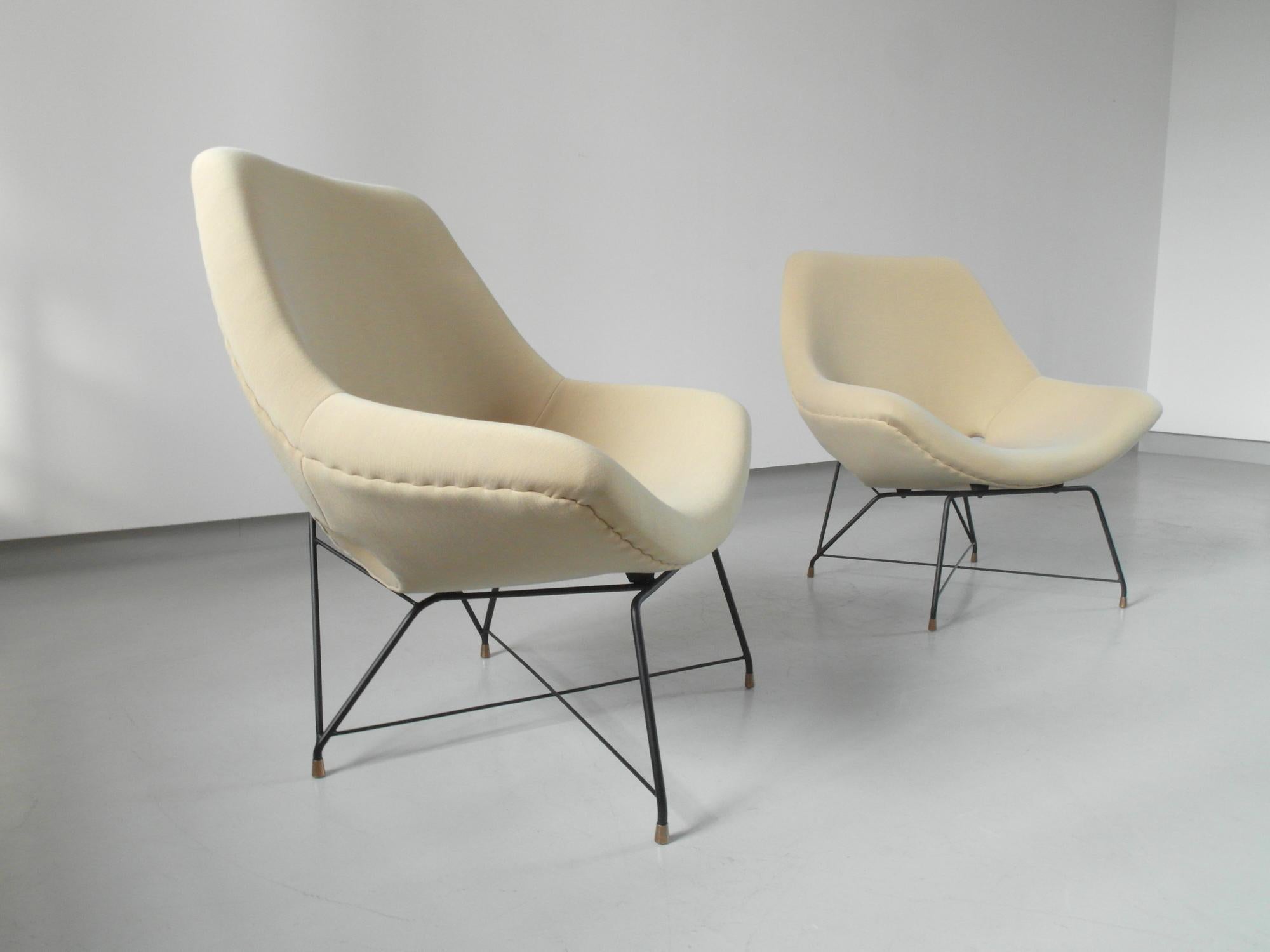 Sculptural Pair of Lounge Chairs by Augusto Bozzi for Saporiti, Italy, 1954 For Sale 7