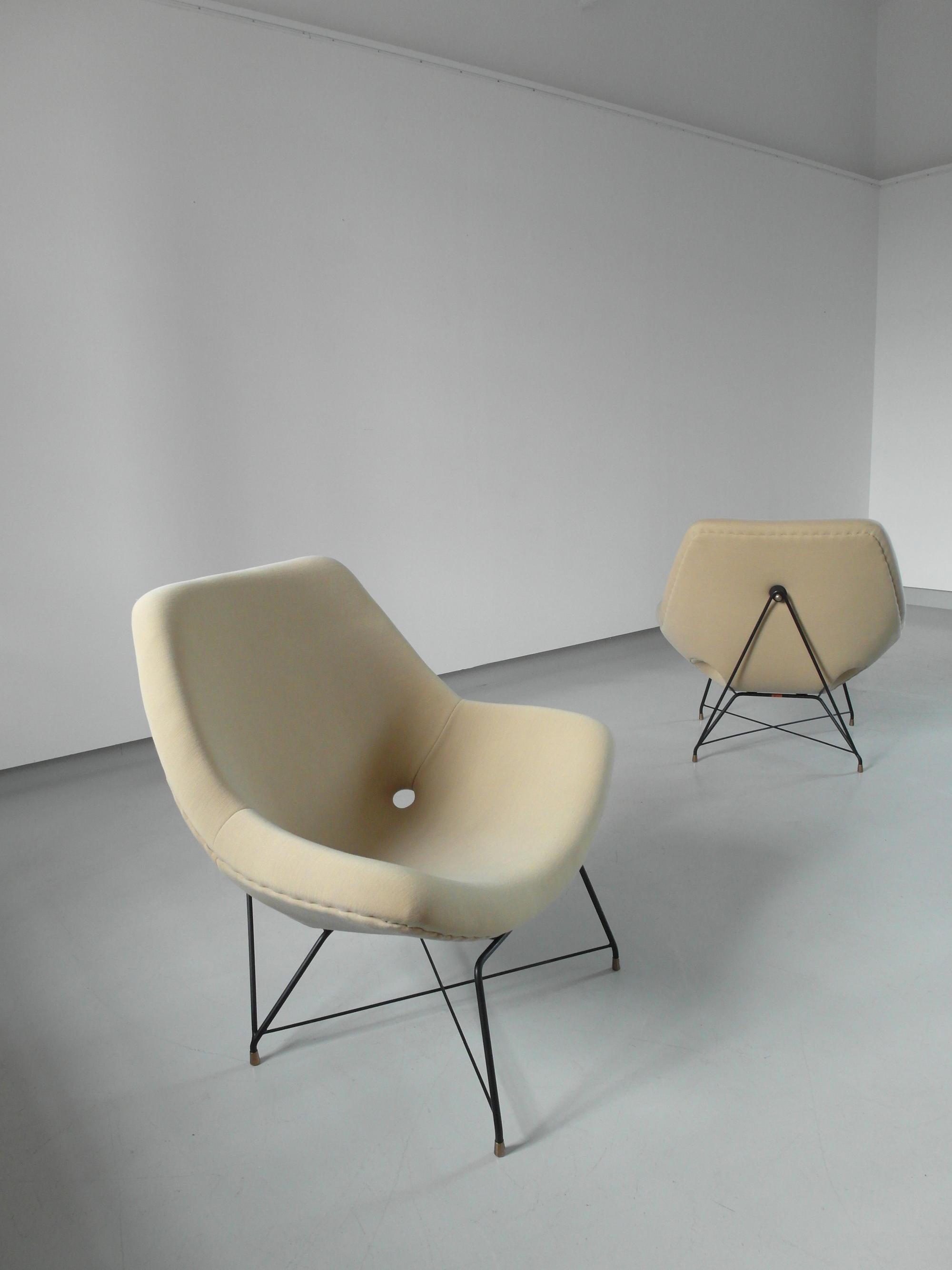 Sculptural Pair of Lounge Chairs by Augusto Bozzi for Saporiti, Italy, 1954 For Sale 13