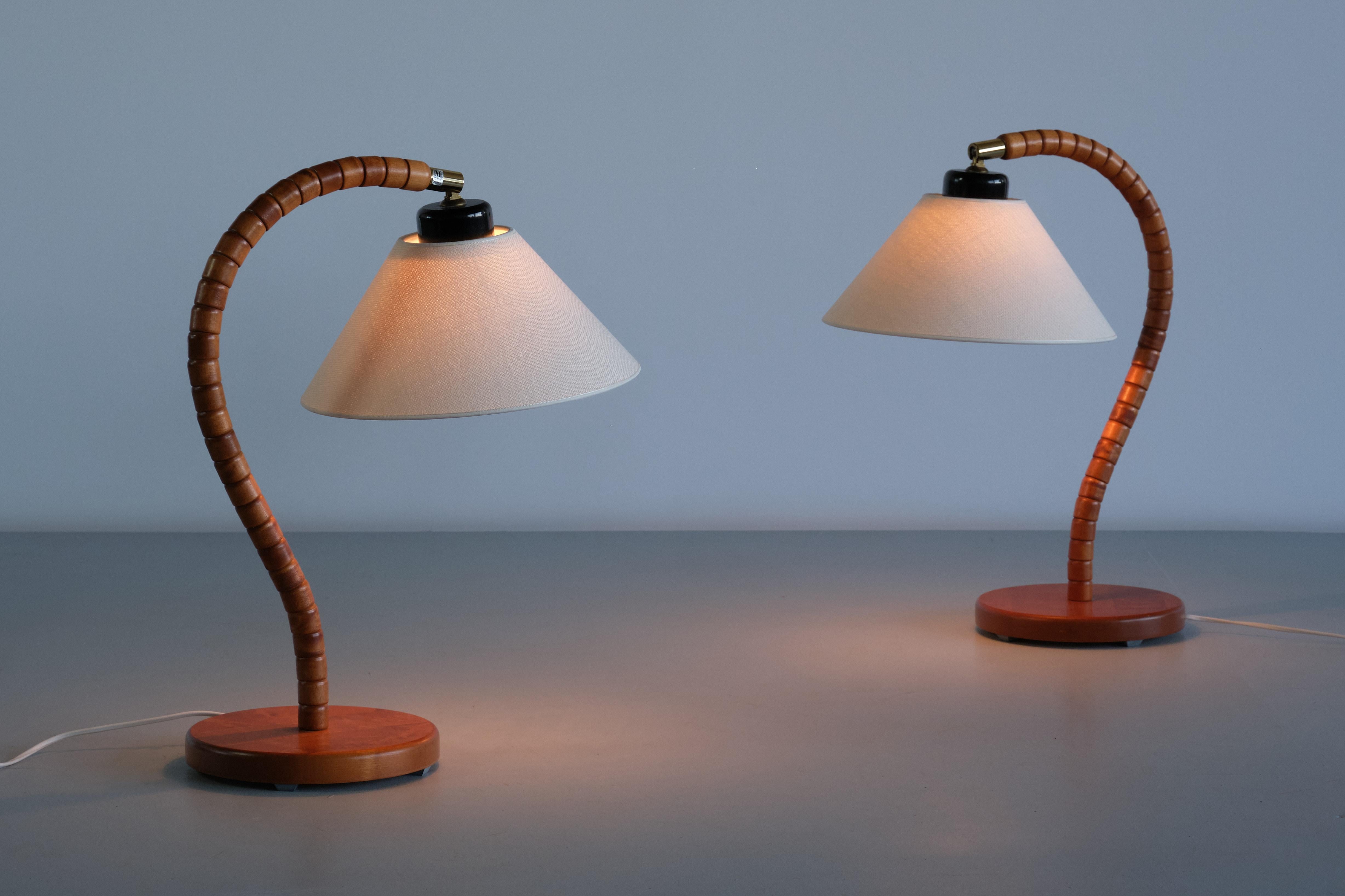Swedish Sculptural Pair of Markslöjd Table Lamps in Beech, Brass, Linen, Sweden, 1960s