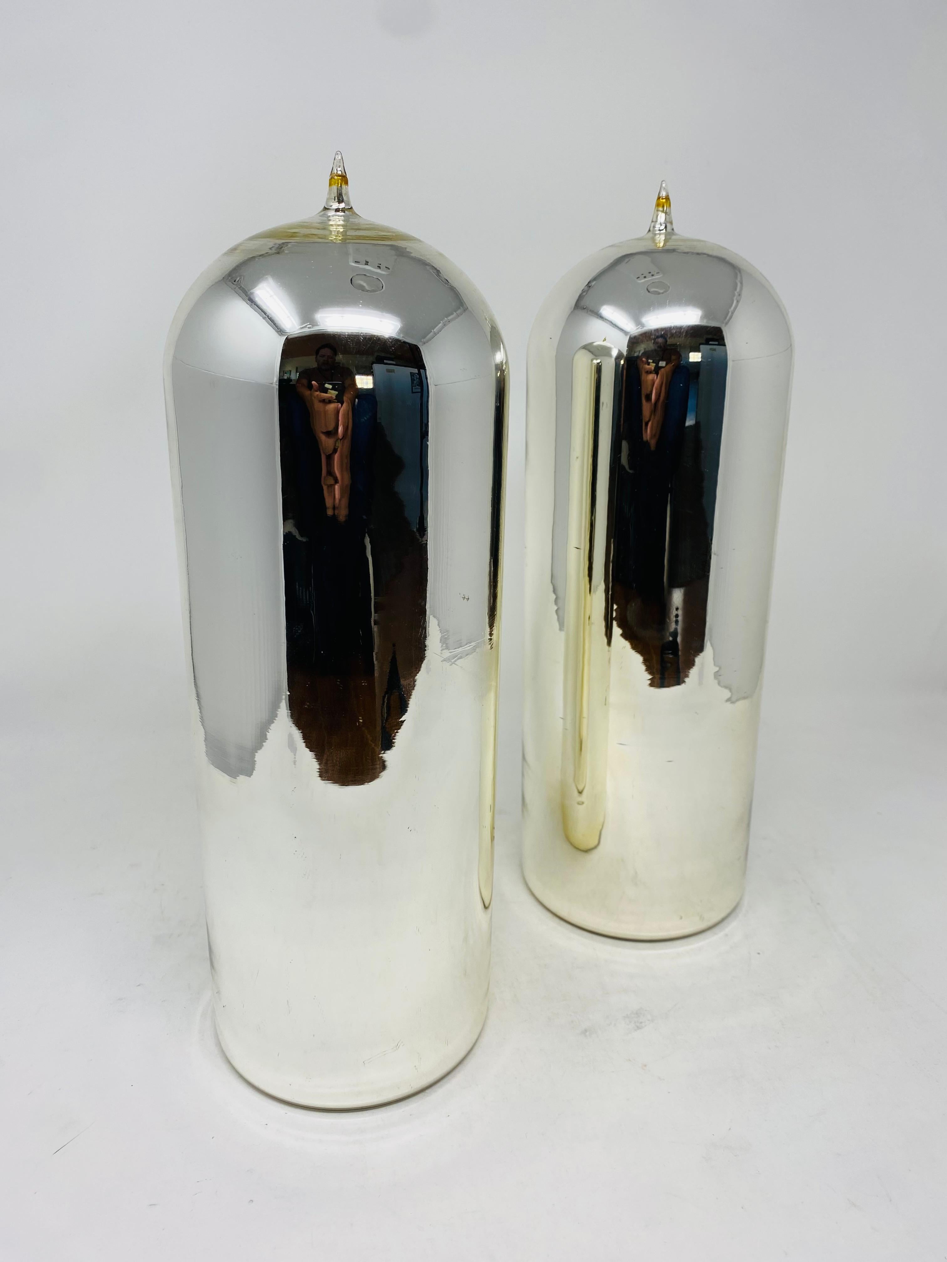 Industriale Coppia scultorea di cloches a specchio di Mercurio in vendita
