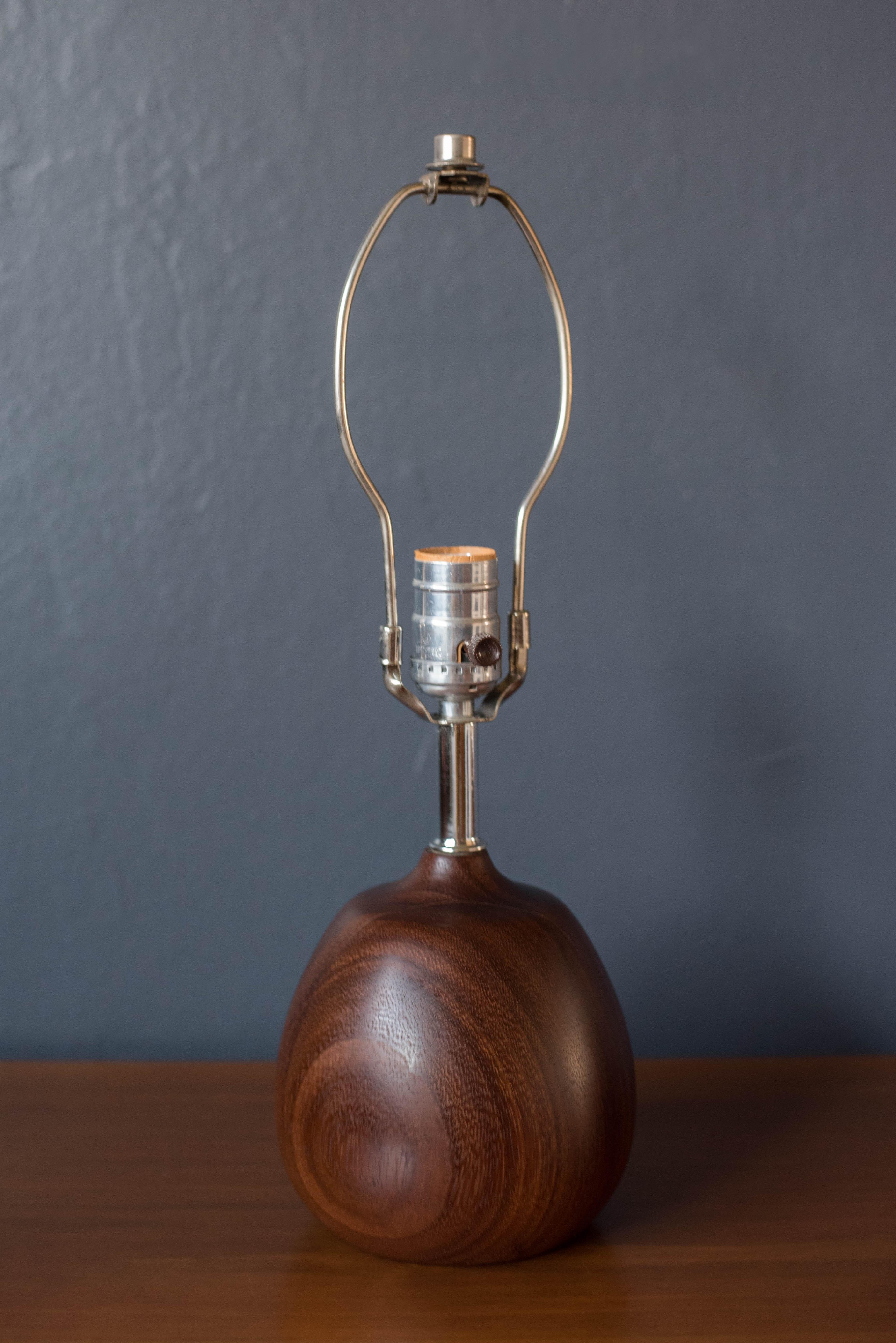 Scandinavian Modern Sculptural Pair of Scandinavian Mid-Century Modern Round Teak Wood Table Lamps  For Sale