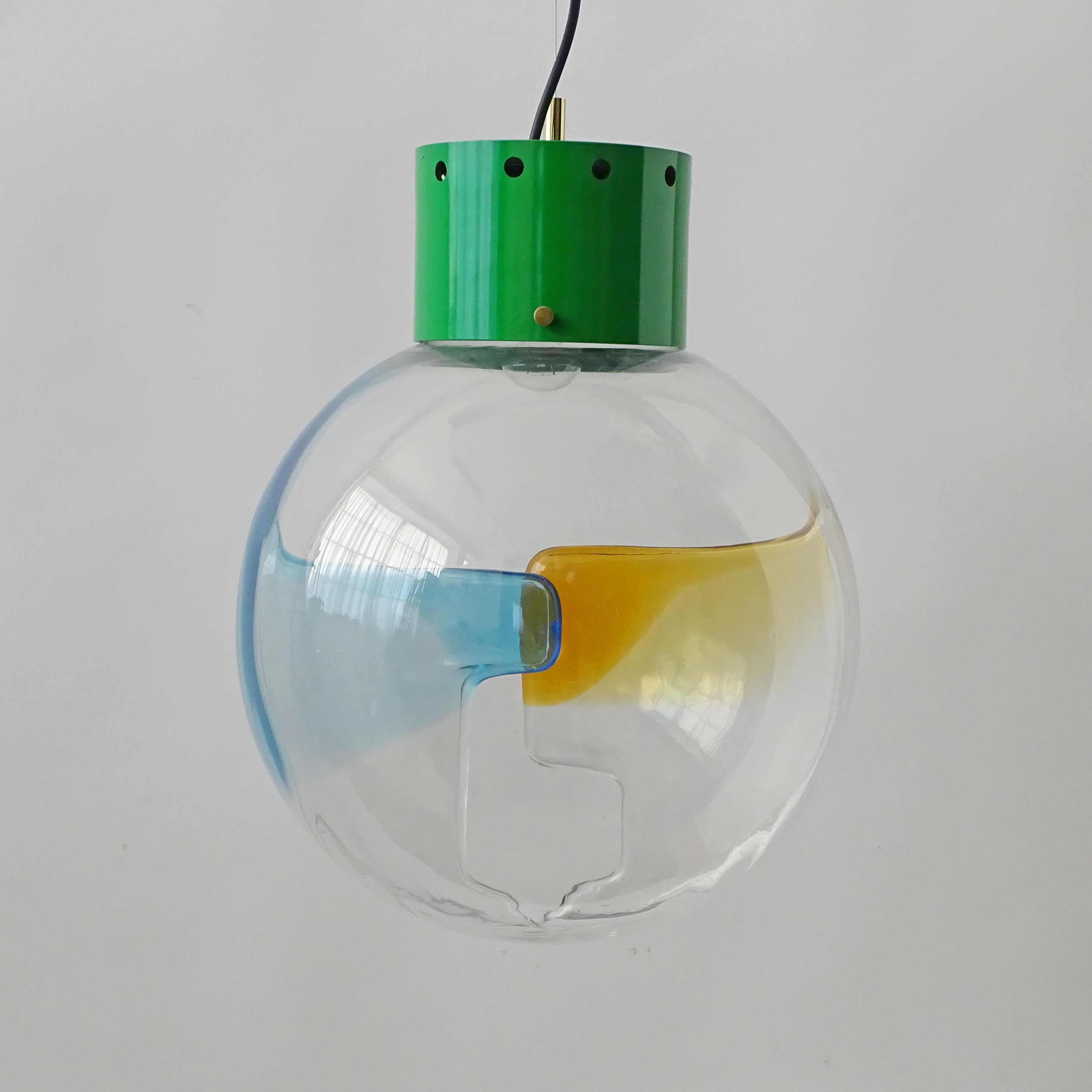 Mid-Century moderno Coppia scultorea di lampade da soffitto in vetro di Murano di Toni Zuccheri per VeArt in vendita