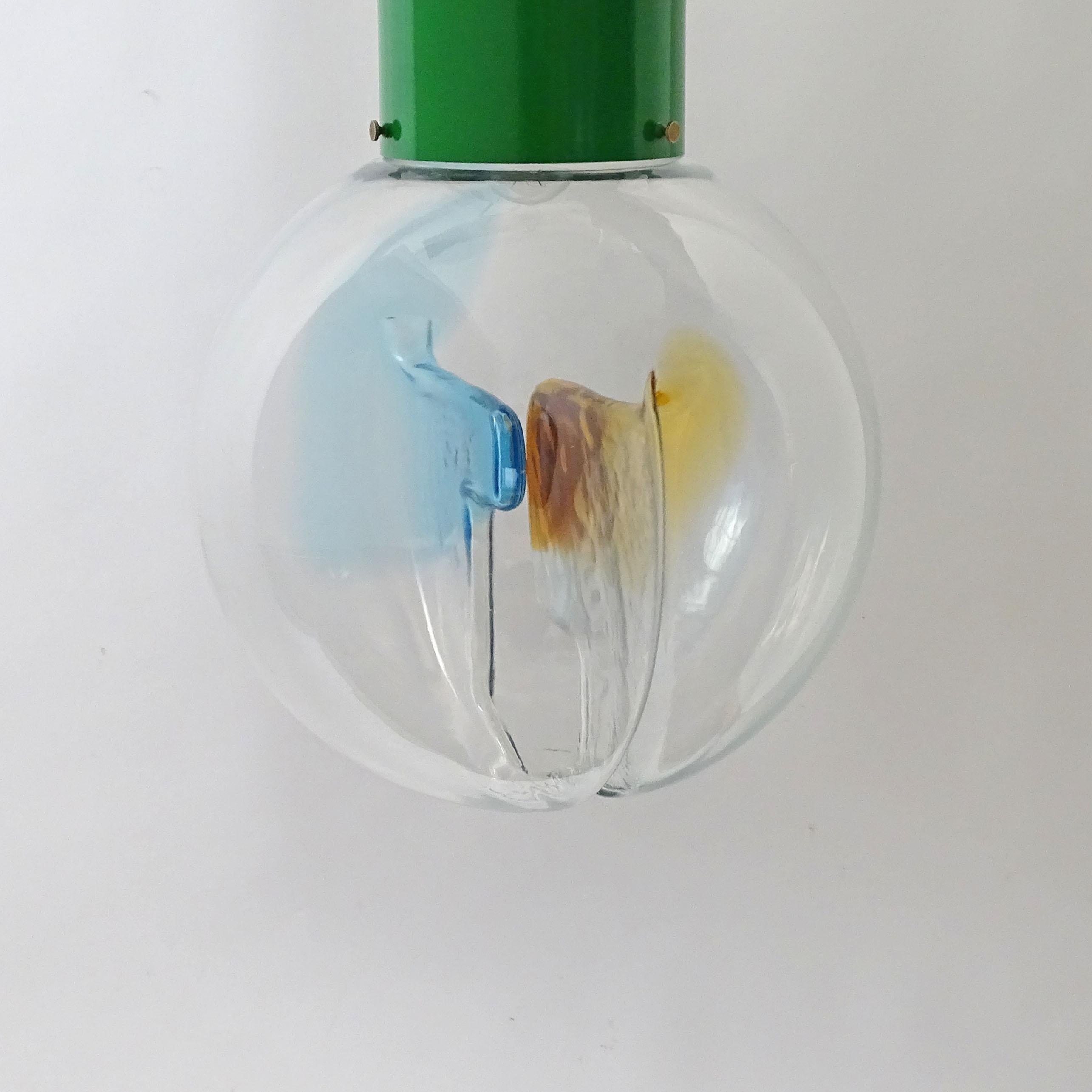 Italiano Coppia scultorea di lampade da soffitto in vetro di Murano di Toni Zuccheri per VeArt in vendita