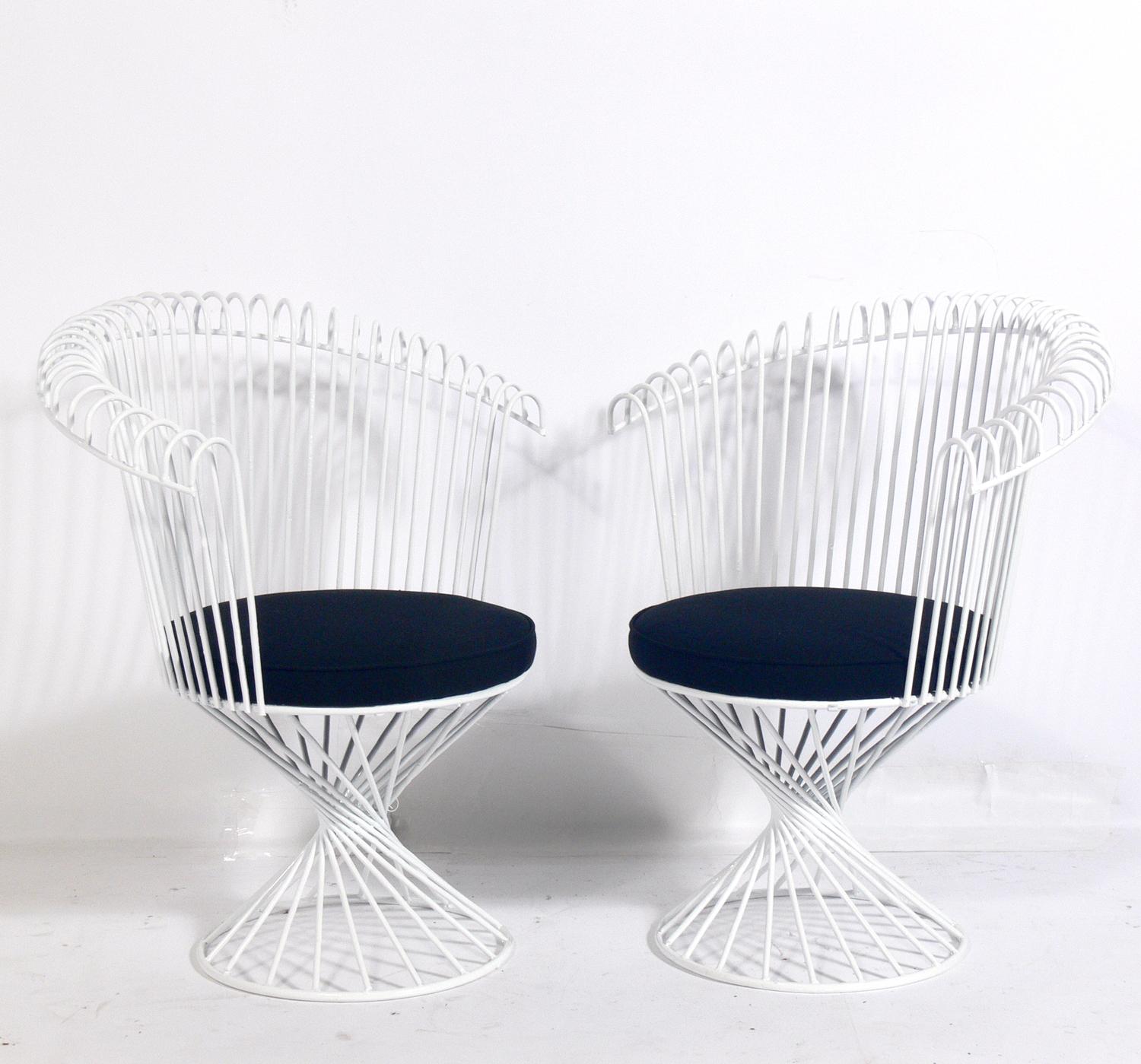 Mid-Century Modern Sculptural Patio Chairs in the Manner of Mathieu Matégot