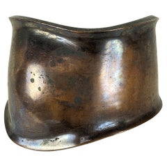 Brazalete escultural de hueso de cobre estilo Peretti